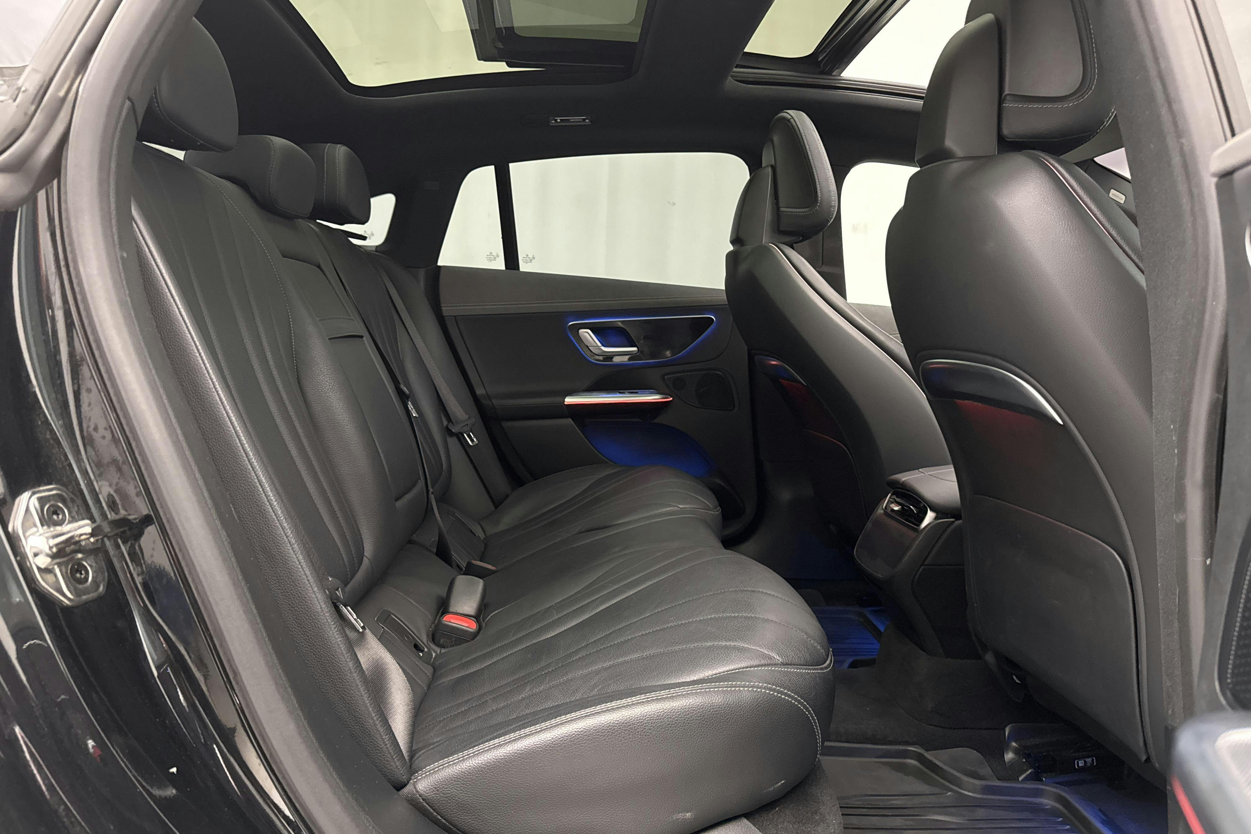 Mercedes EQE 350 4Matic V295 (292hk) - 74 470 km - Automaatne - must - 2024