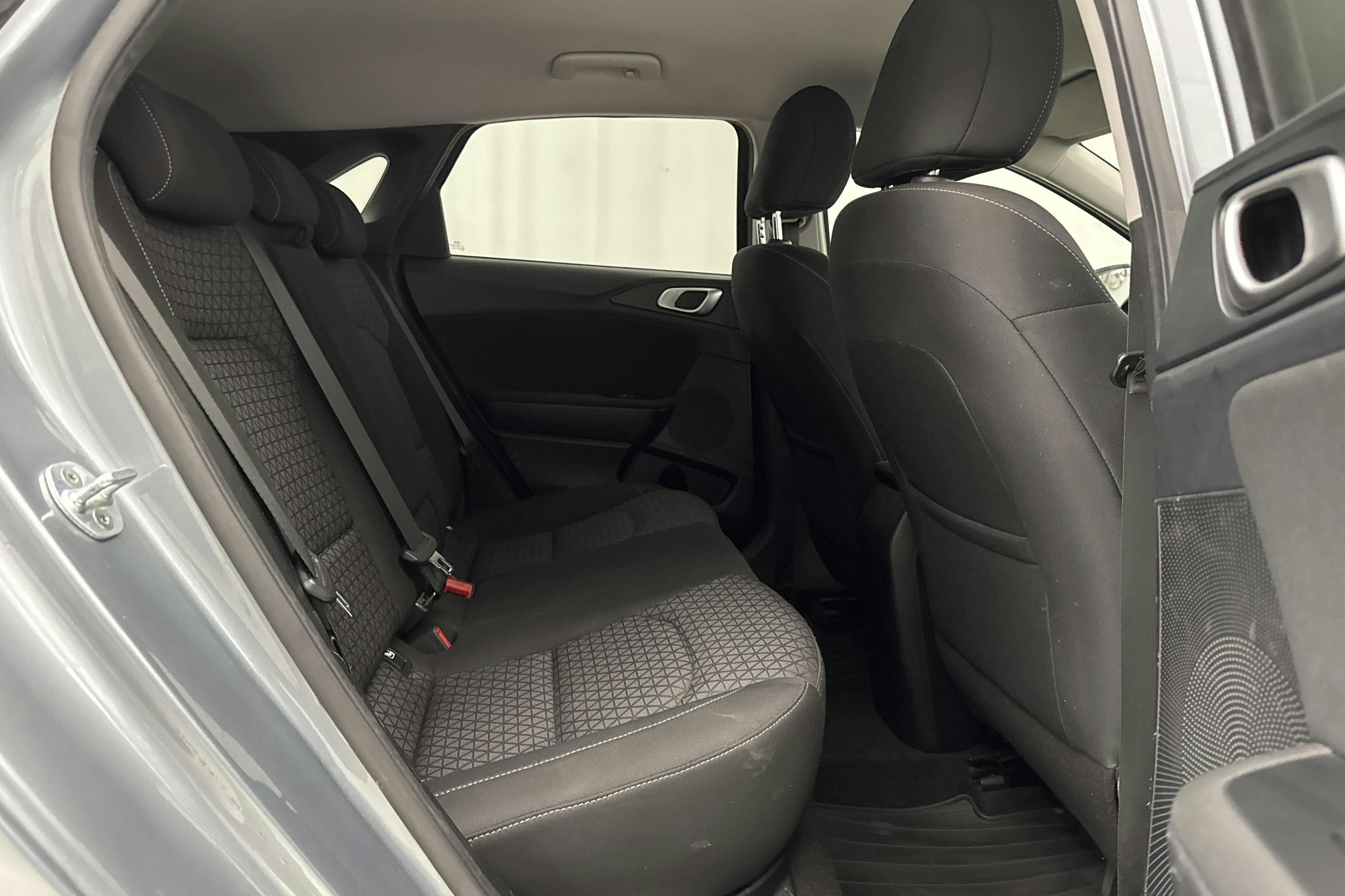 KIA Ceed 1.4 T-GDi 5dr (140hk) - 59 160 km - Automatic - gray - 2019