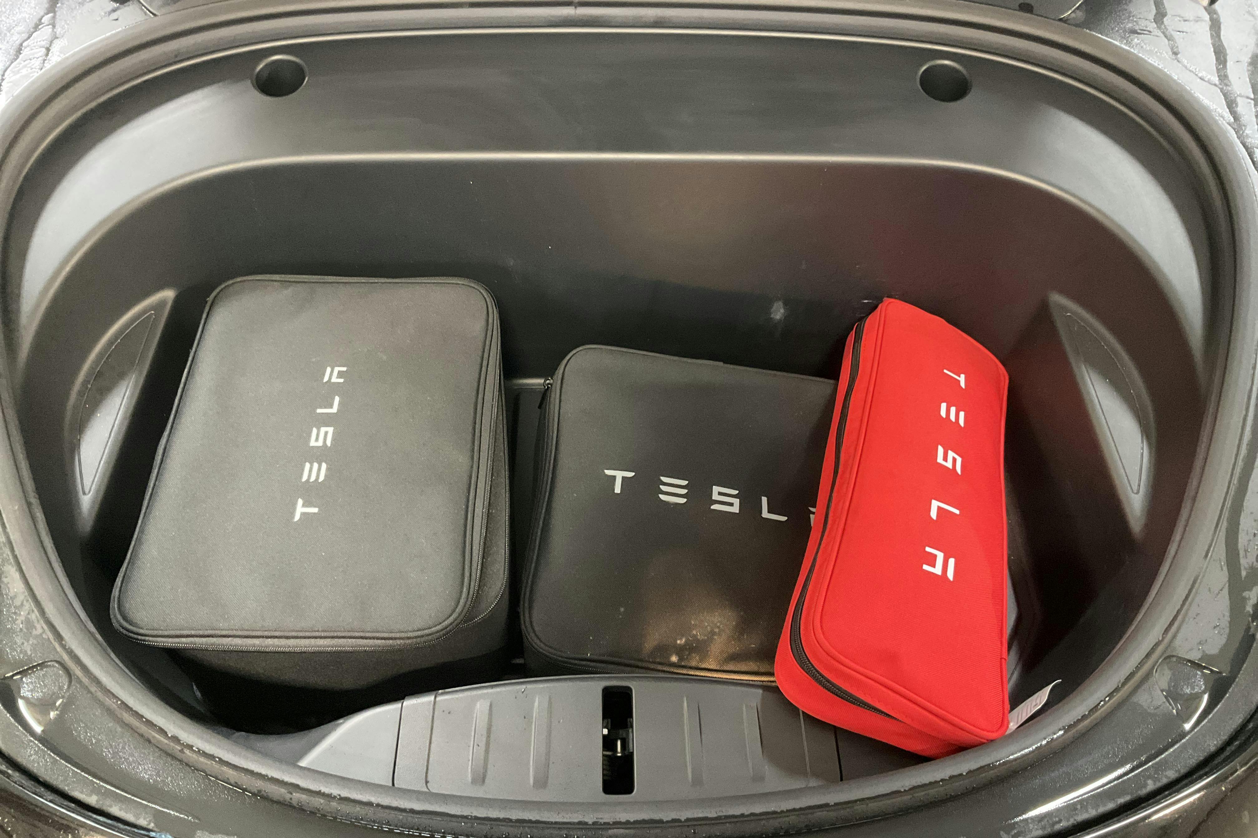 Tesla Model 3 Long Range Dual Motor AWD - 135 840 km - Automatic - black - 2022