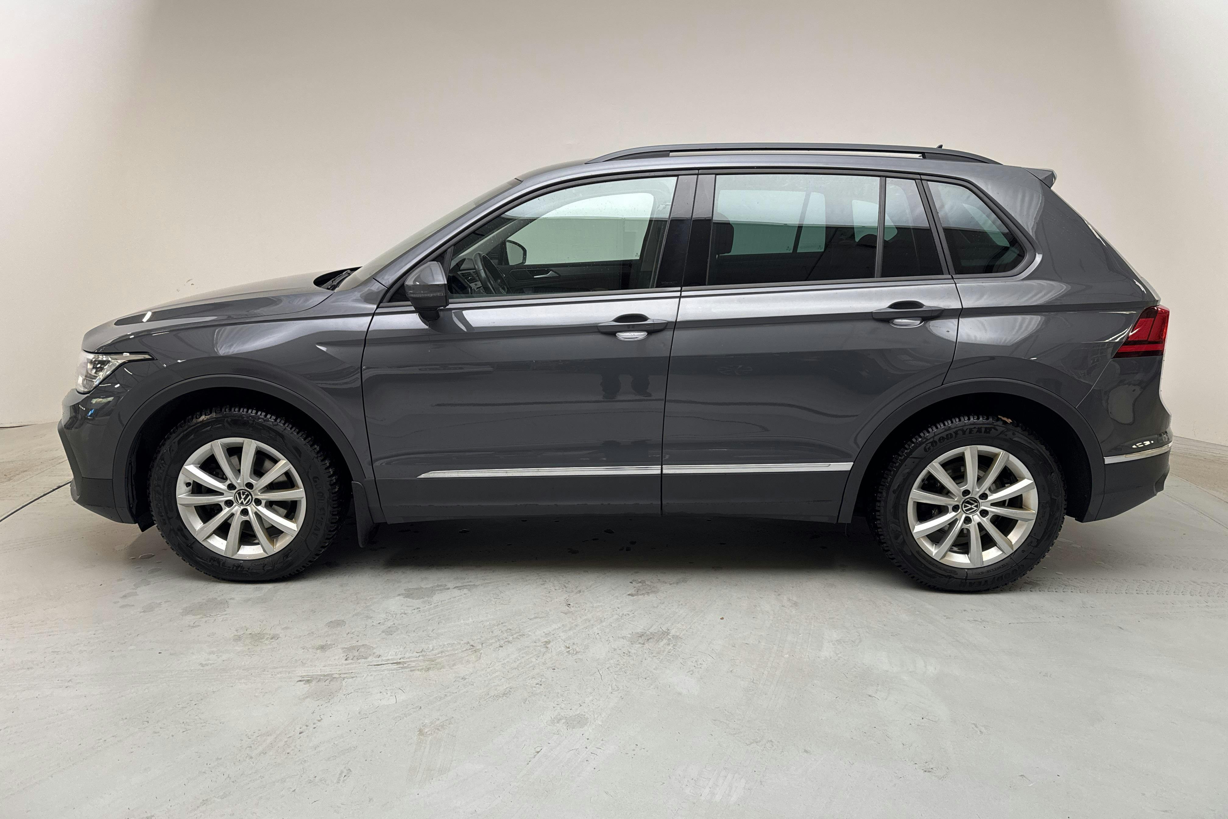 VW Tiguan 1.5 TSI (150hk) - 98 320 km - Automatic - gray - 2022