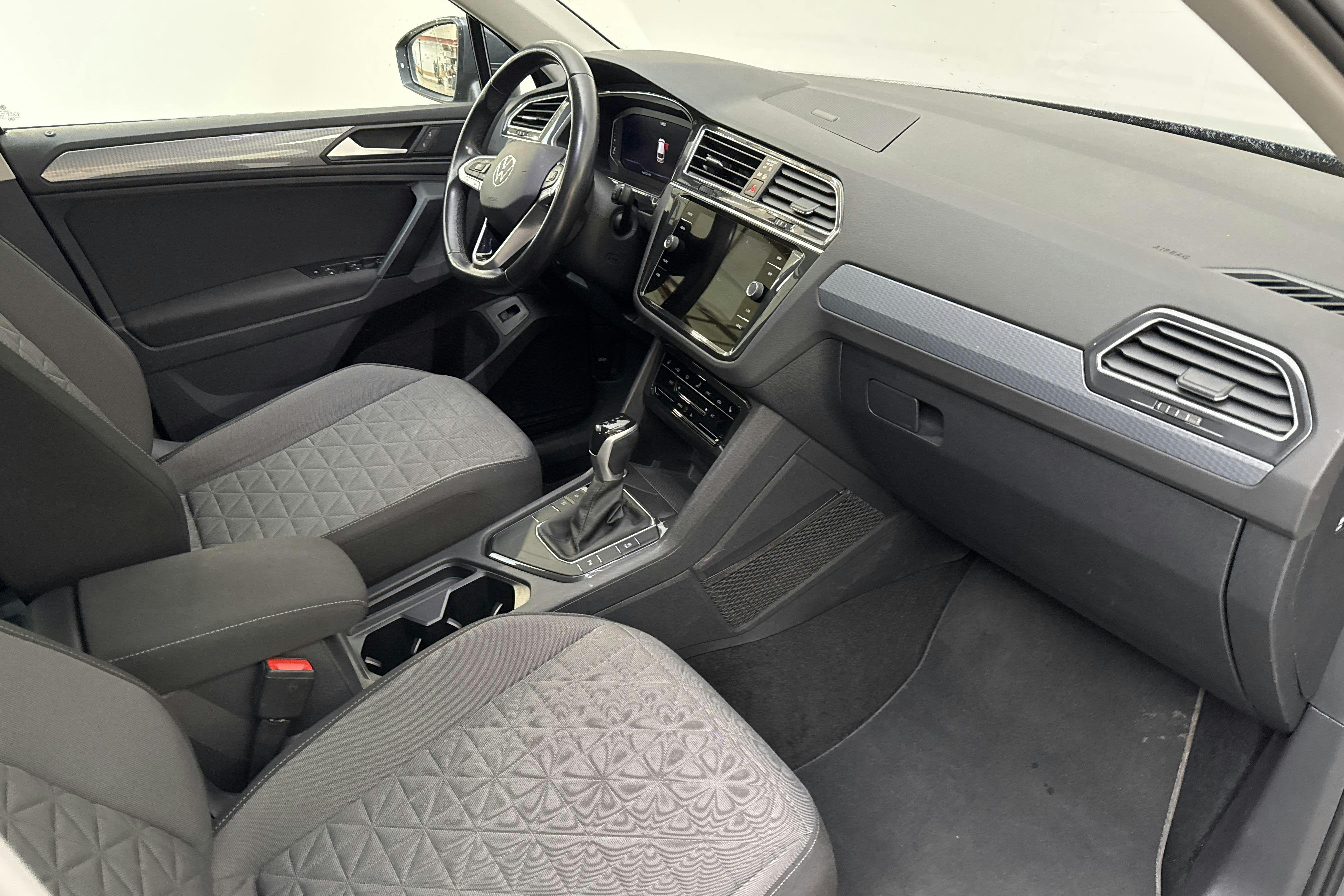 VW Tiguan 1.5 TSI (150hk) - 98 320 km - Automatic - gray - 2022
