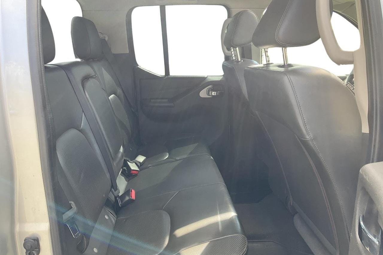 Nissan Navara 3.0 dCi V6 (231hk) - 245 590 km - Automatic - silver - 2012