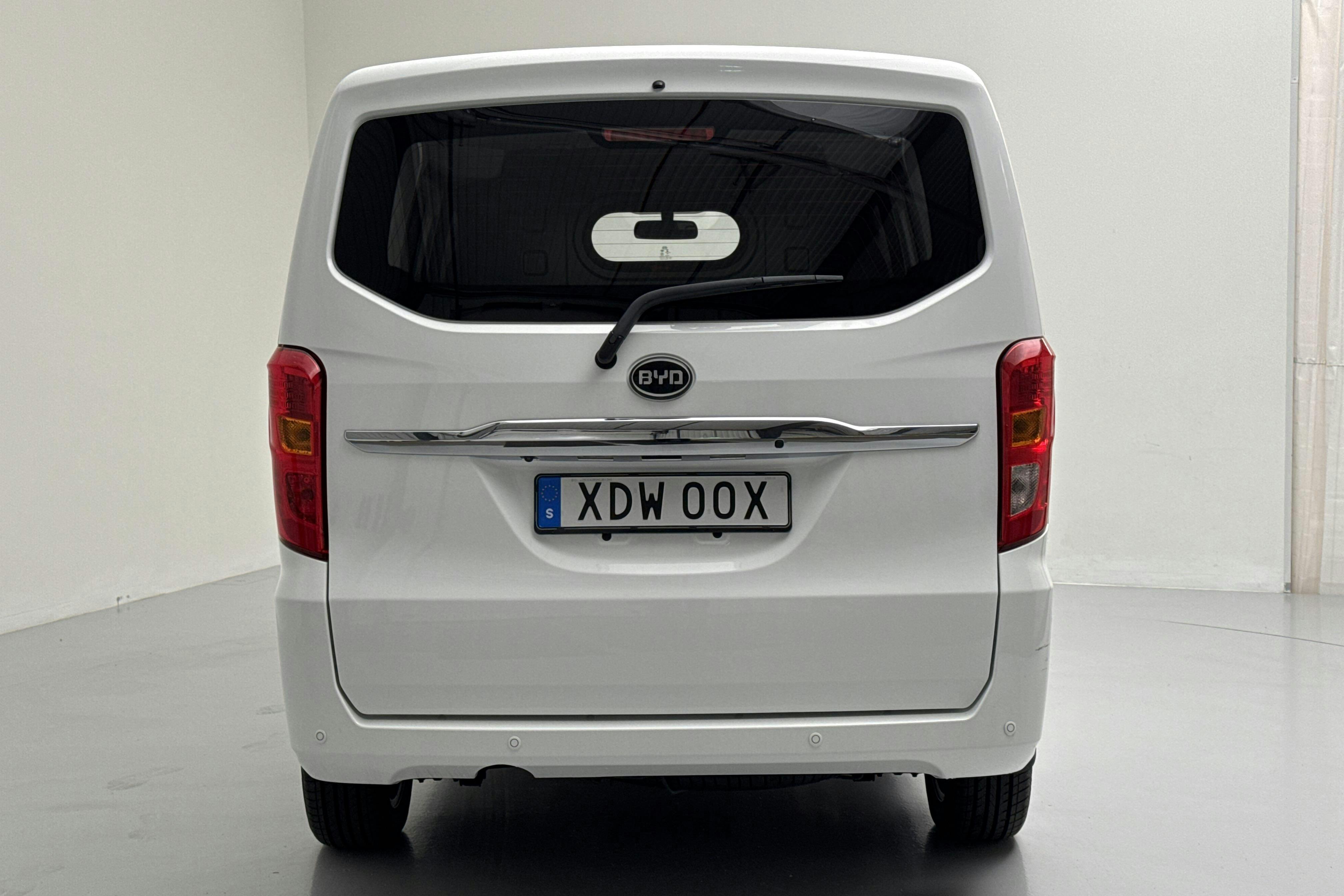 BYD eTP3 45kWh (100hk) - 140 km - Automaatne - valge - 2022