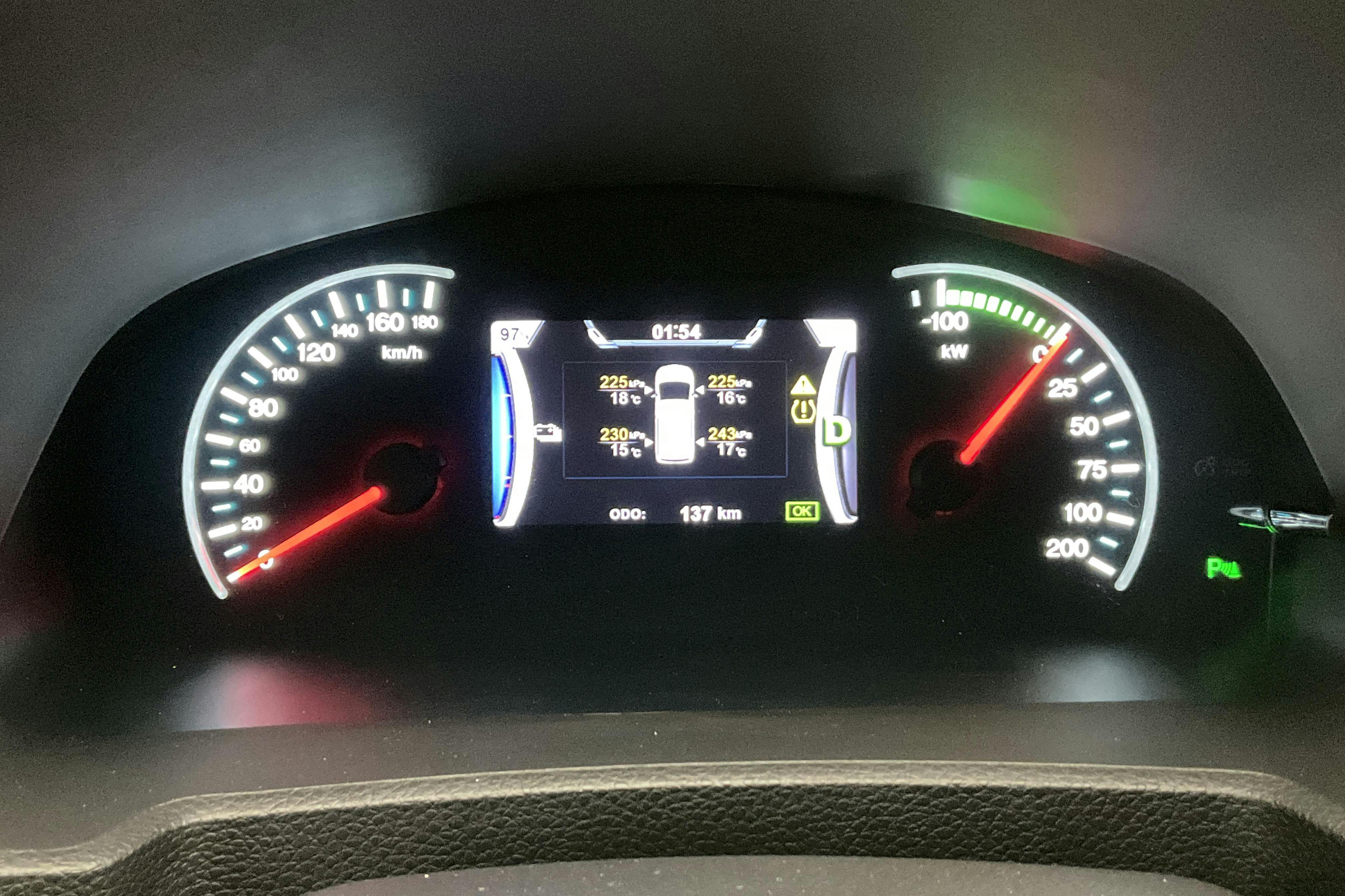 BYD eTP3 45kWh (100hk) - 140 km - Automaatne - valge - 2022