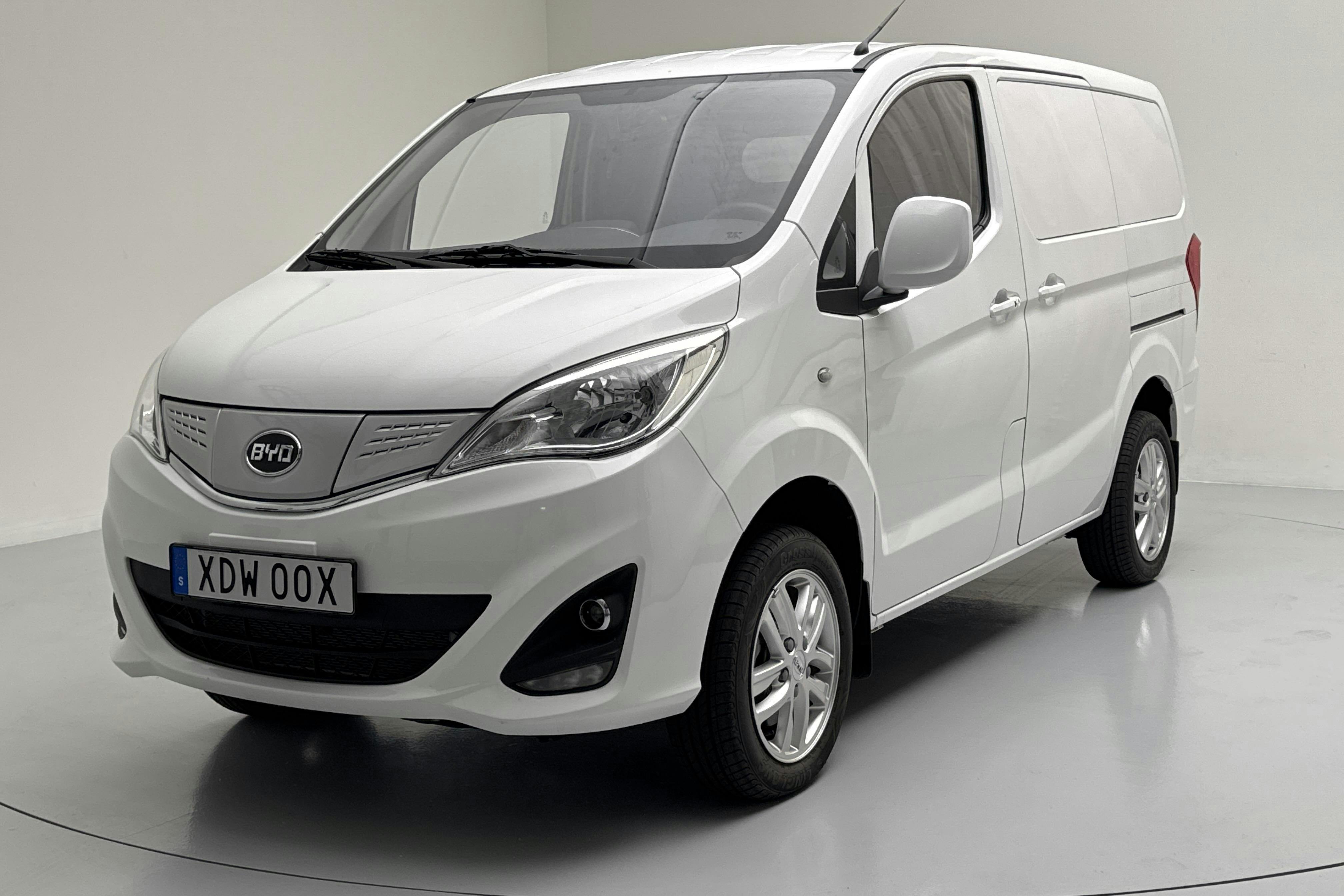 BYD eTP3 45kWh (100hk) - 14 mil - Automat - vit - 2022