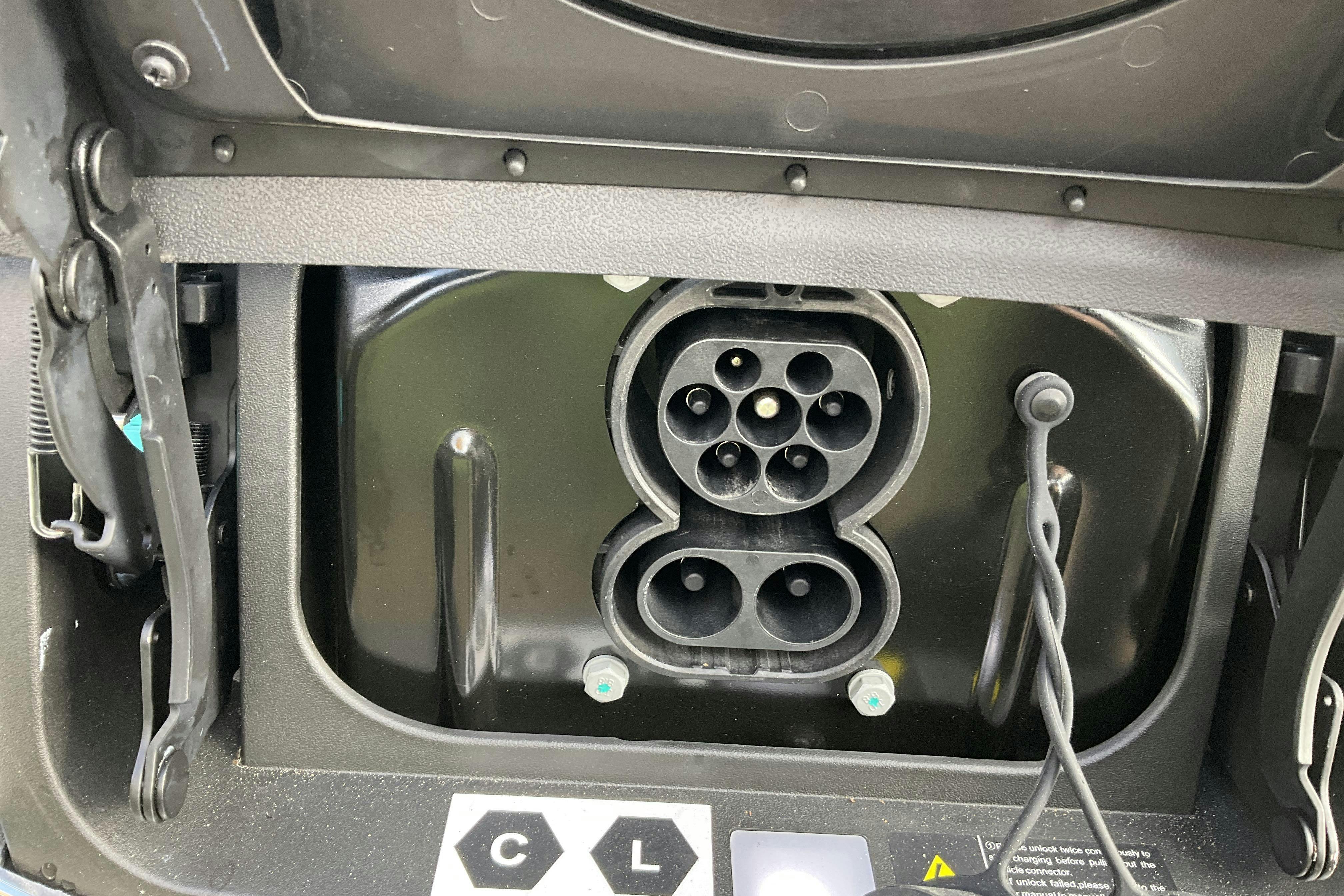 BYD eTP3 45kWh (100hk) - 140 km - Automaatne - valge - 2022