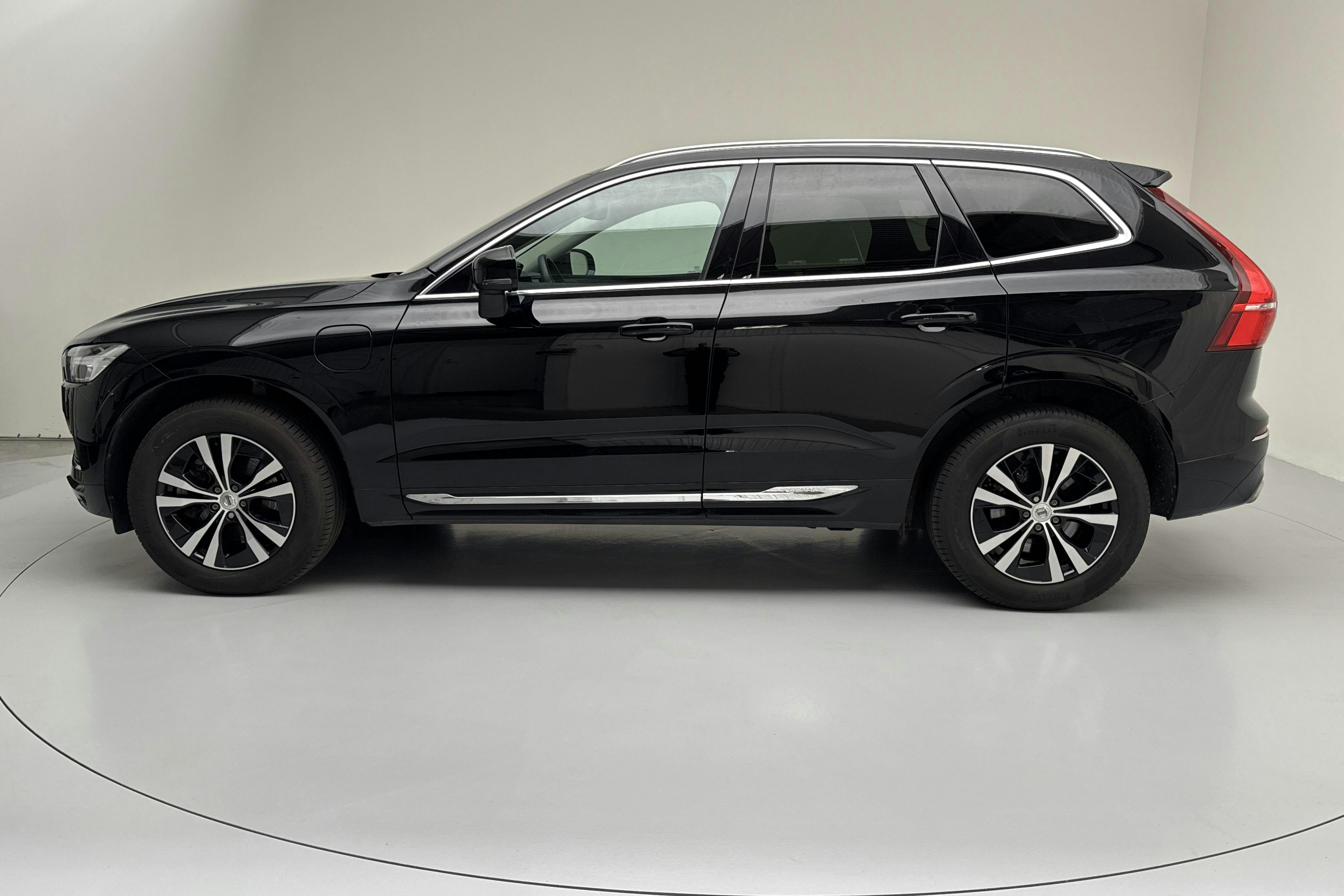 Volvo XC60 T6 AWD Recharge (340hk) - 68 040 km - Automatic - black - 2021