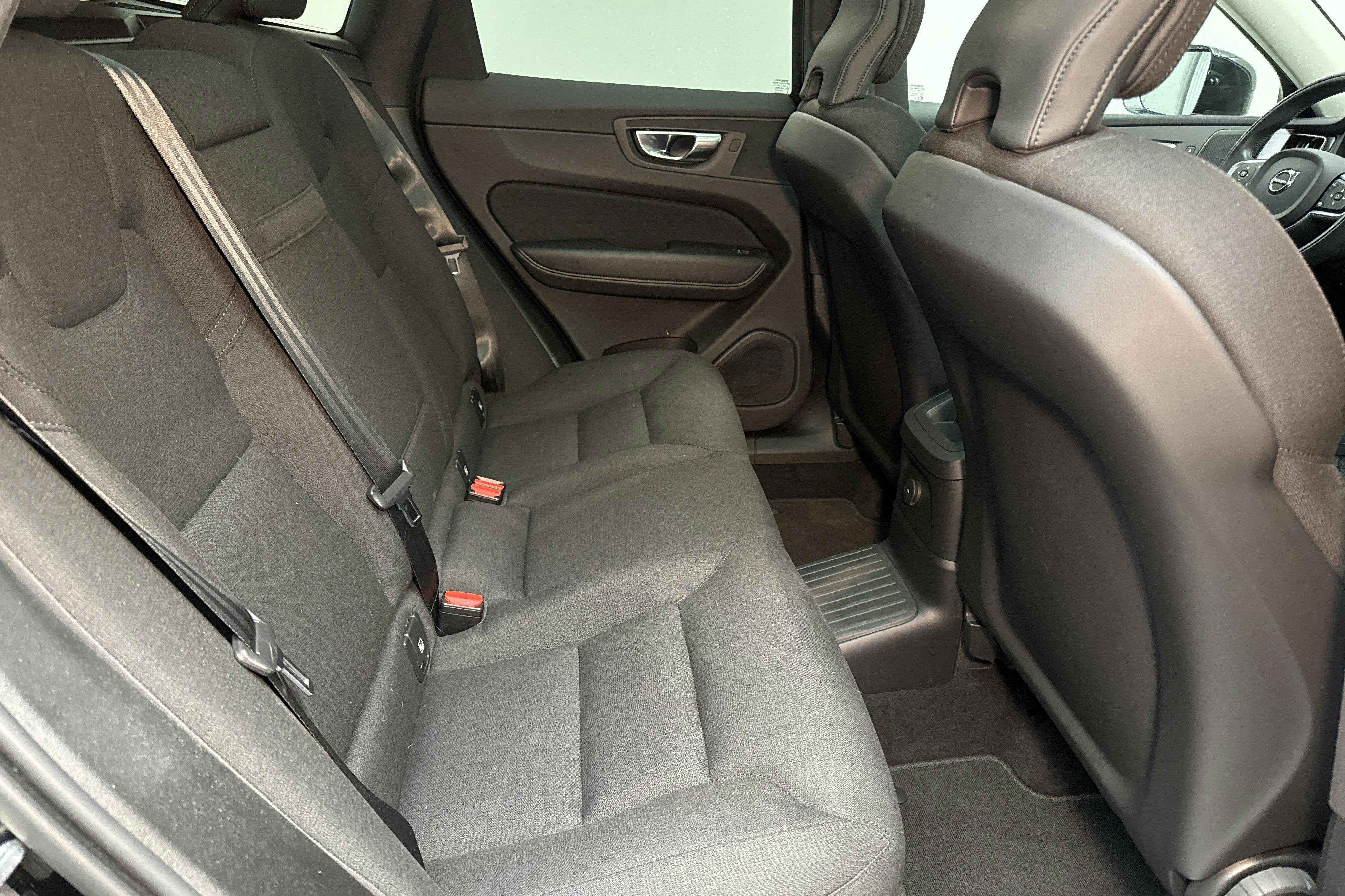 Volvo XC60 T6 AWD Recharge (340hk) - 68 040 km - Automatyczna - czarny - 2021