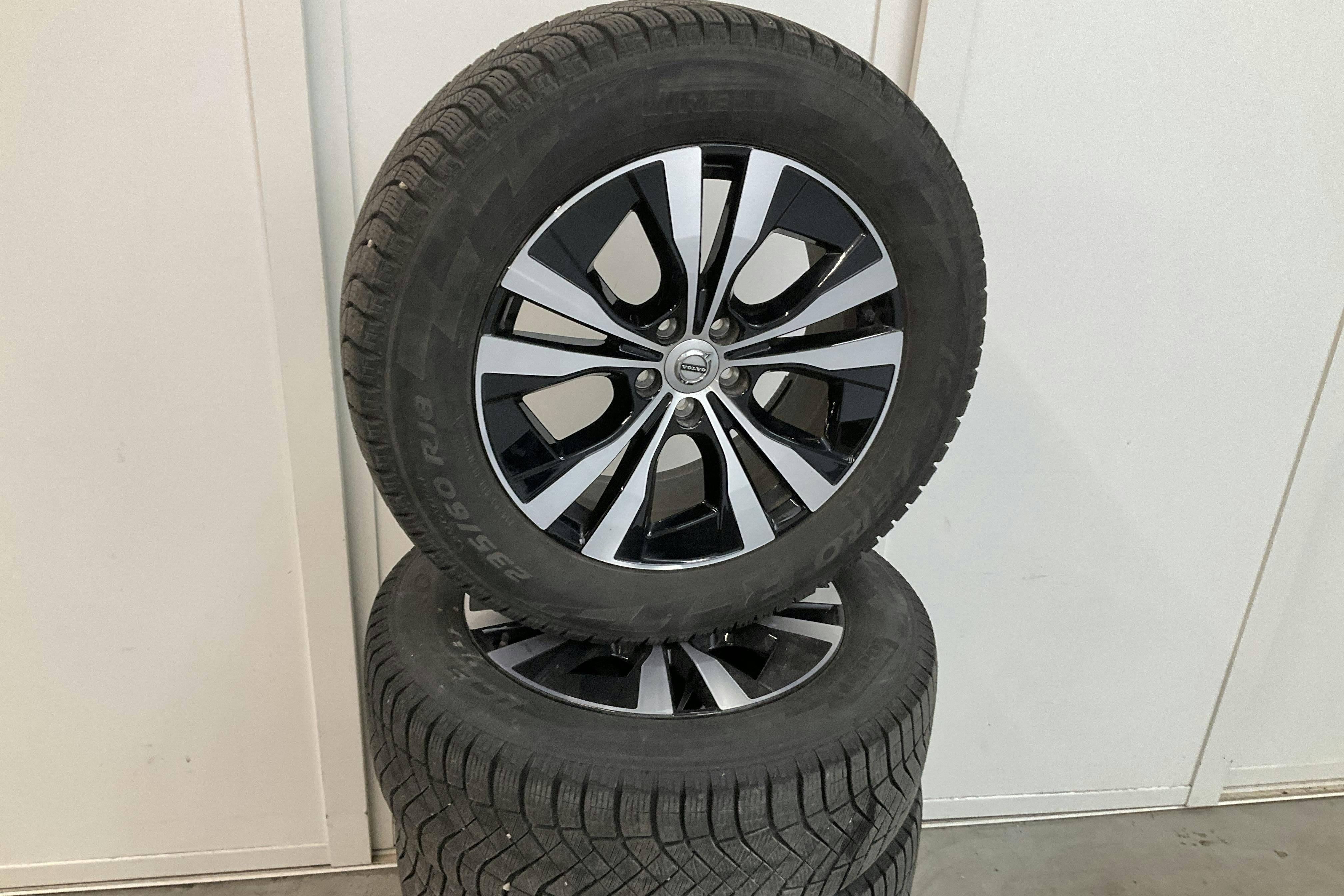 Volvo XC60 T6 AWD Recharge (340hk) - 68 040 km - Automatic - black - 2021