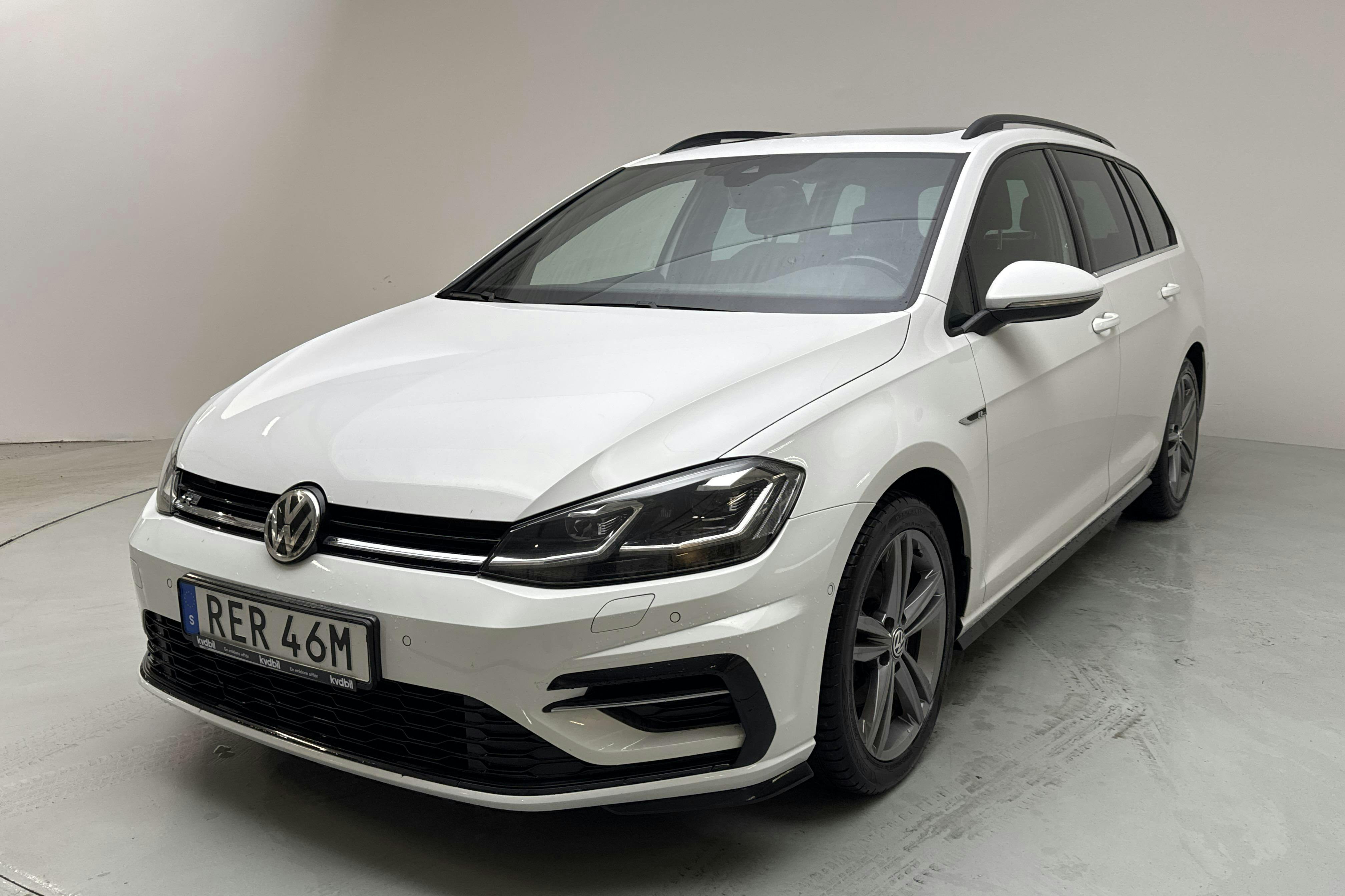 VW Golf VII 1.5 TSI Sportscombi (150hk) - 13 816 mil - Manuell - vit - 2020