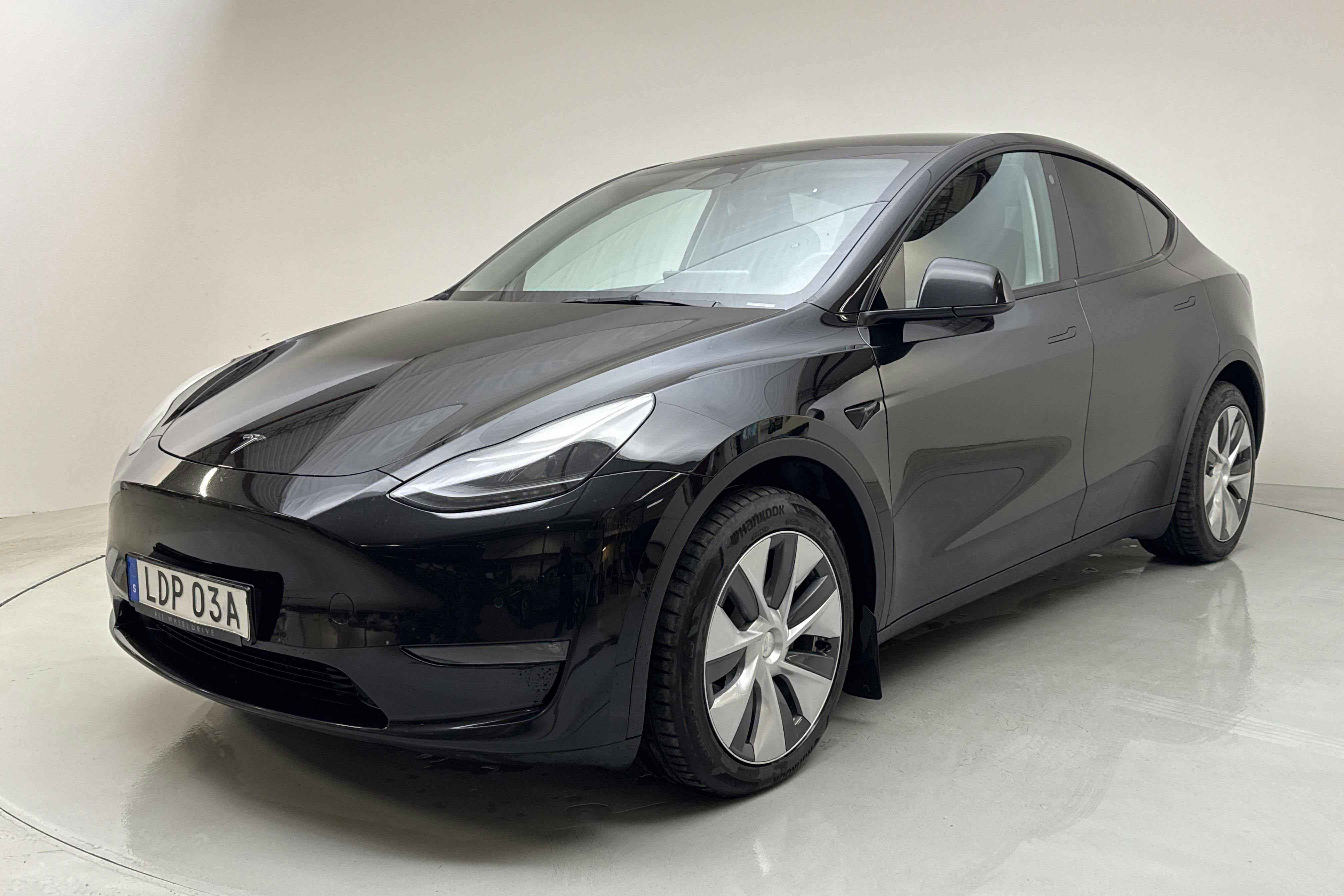 Tesla Model Y Long Range Dual Motor AWD - 120 250 km - Automatic - black - 2022