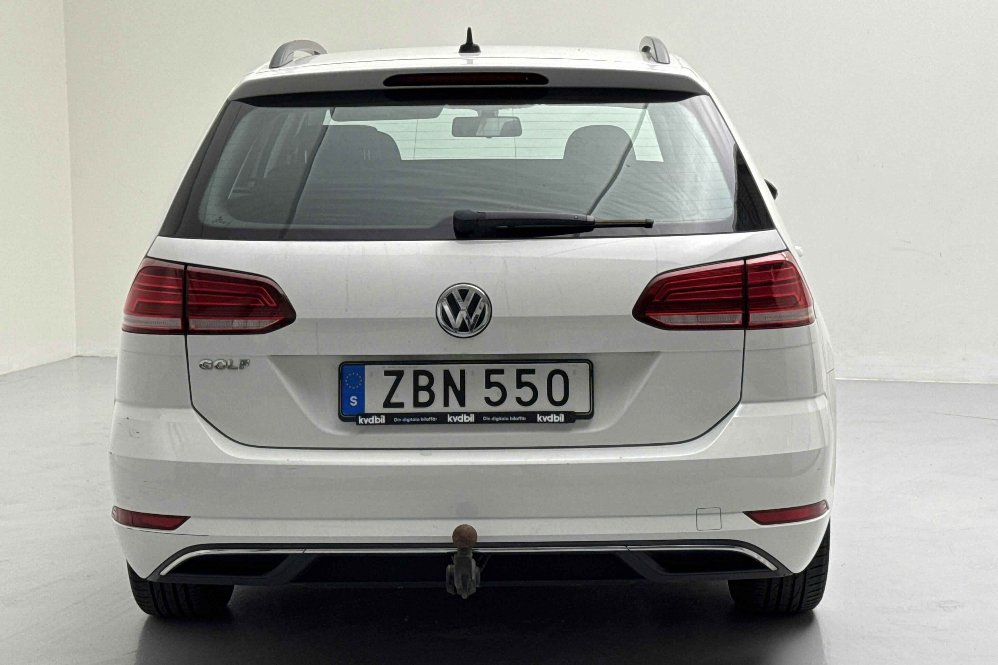 VW Golf VII 1.6 TDI Sportscombi (115hk) - 130 220 km - Manual - white - 2018