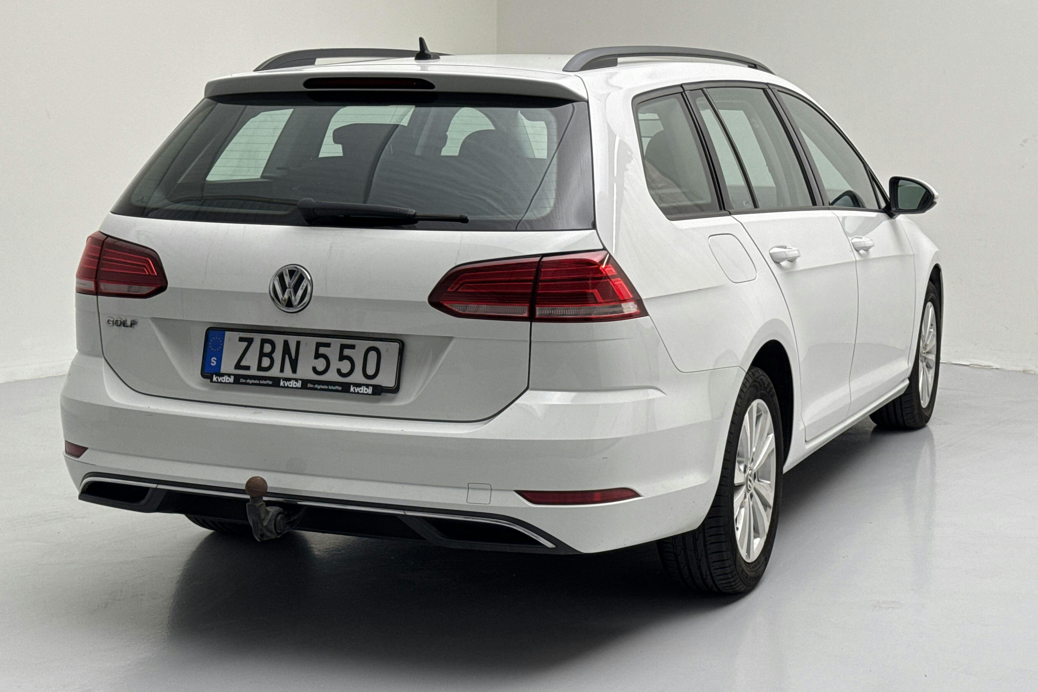 VW Golf VII 1.6 TDI Sportscombi (115hk) - 130 220 km - Manual - white - 2018