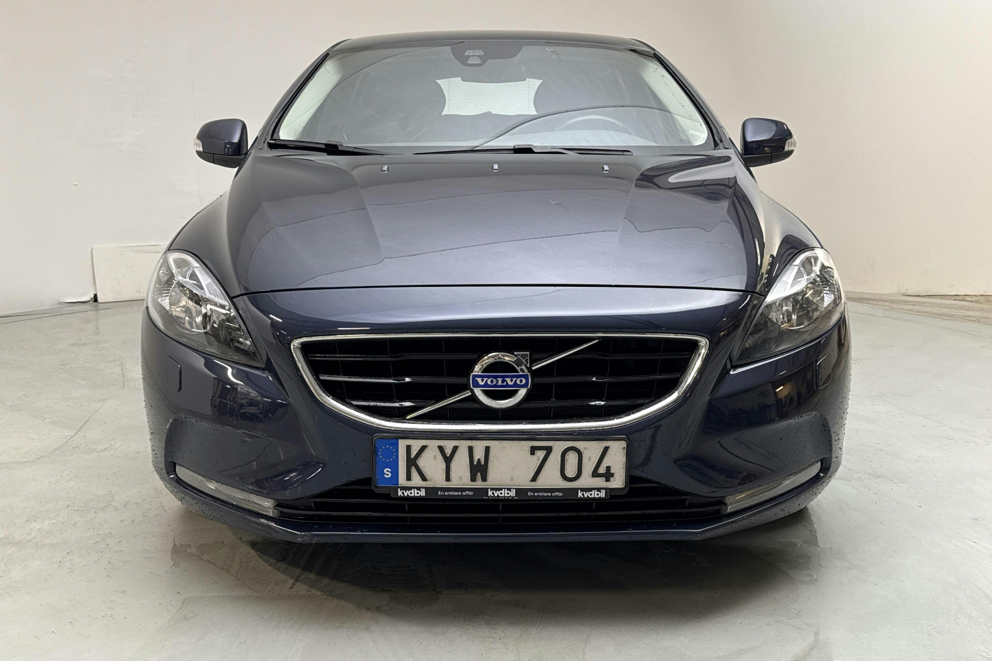 Volvo V40 D2 (115hk) - 122 110 km - Manual - blue - 2013