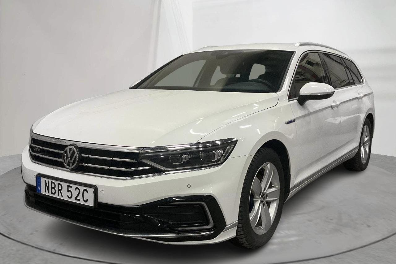 VW Passat 1.4 GTE Sportscombi (218hk) - 75 760 km - Automatyczna - biały - 2020