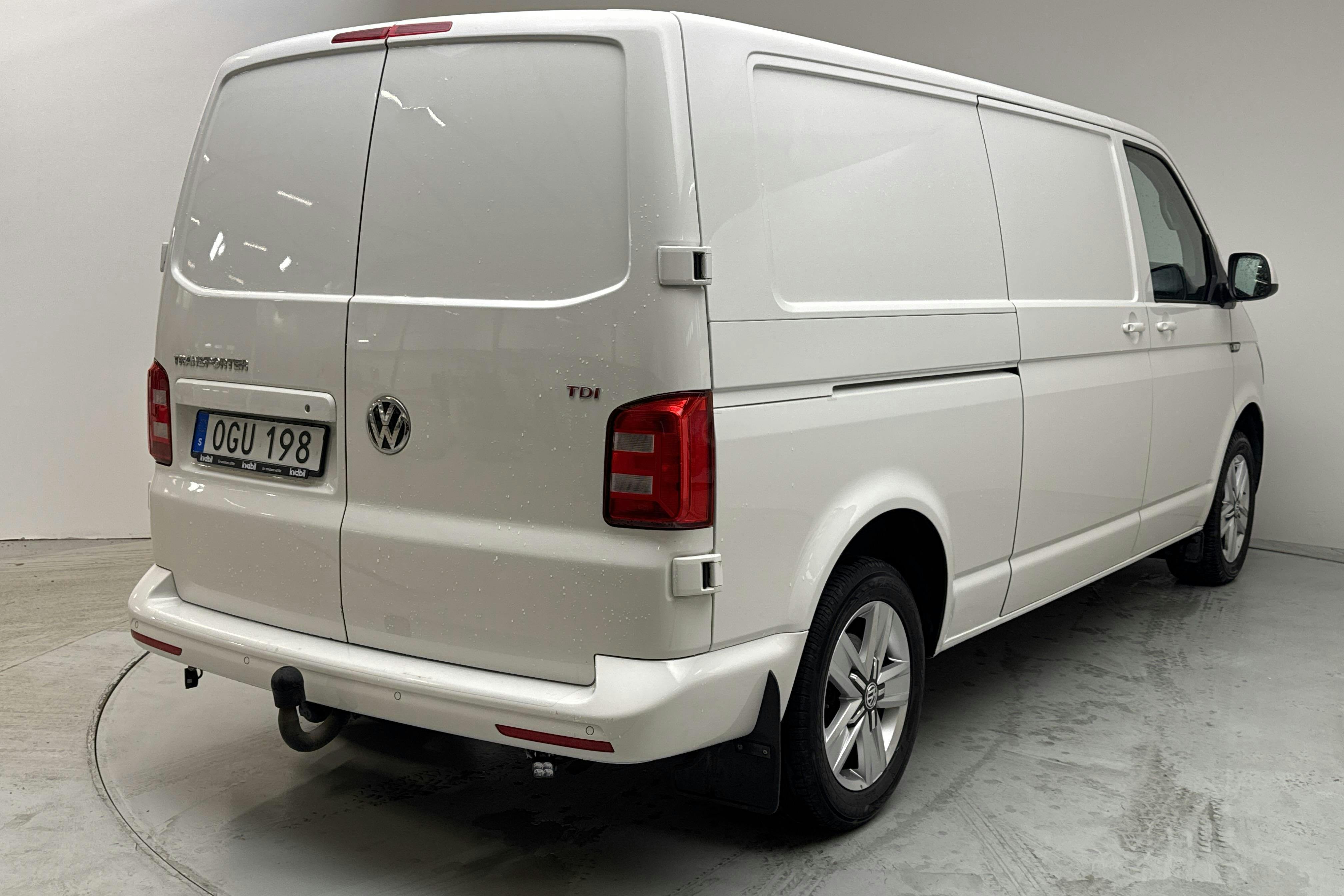VW Transporter T6 2.0 TDI BMT (204hk) - 18 152 mil - Automat - vit - 2017