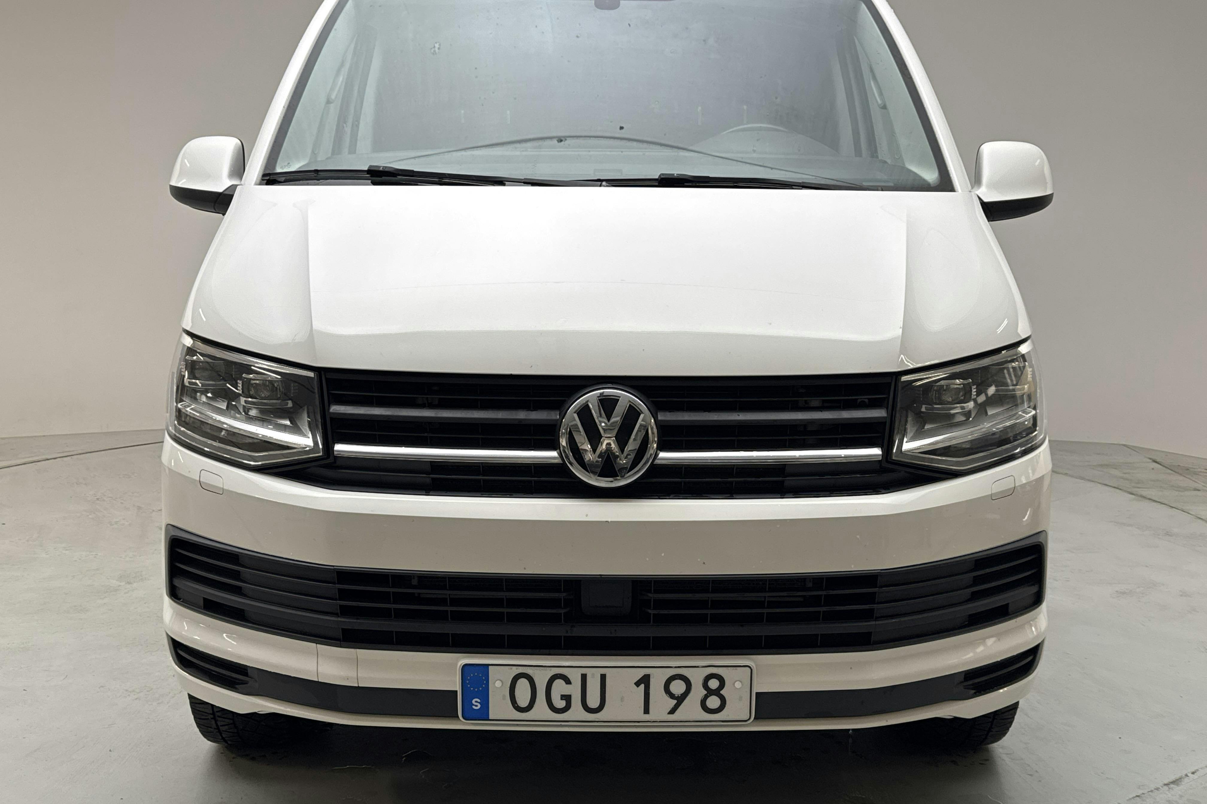 VW Transporter T6 2.0 TDI BMT (204hk) - 18 152 mil - Automat - vit - 2017