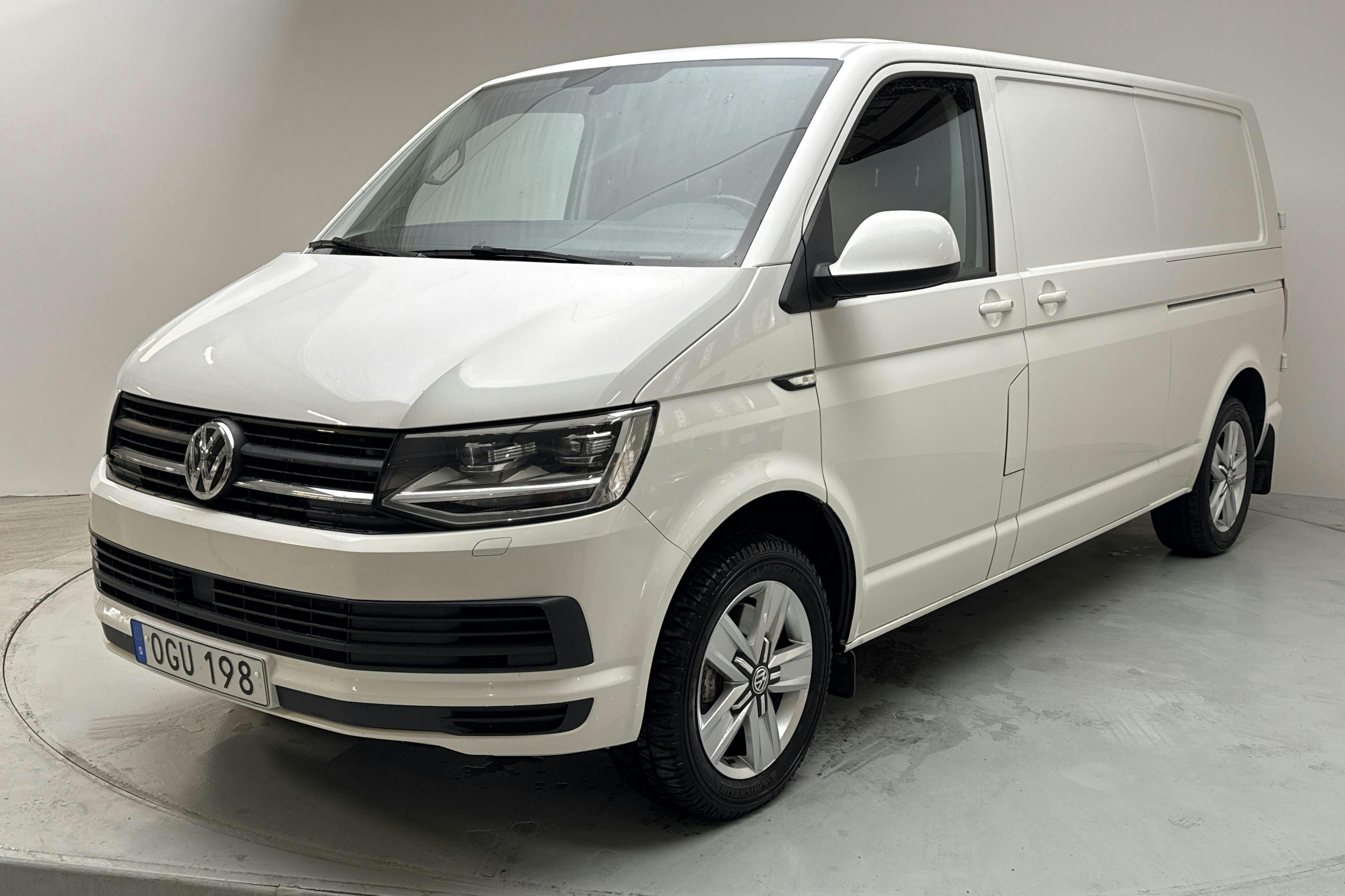 VW Transporter T6 2.0 TDI BMT (204hk) - 18 152 mil - Automat - vit - 2017