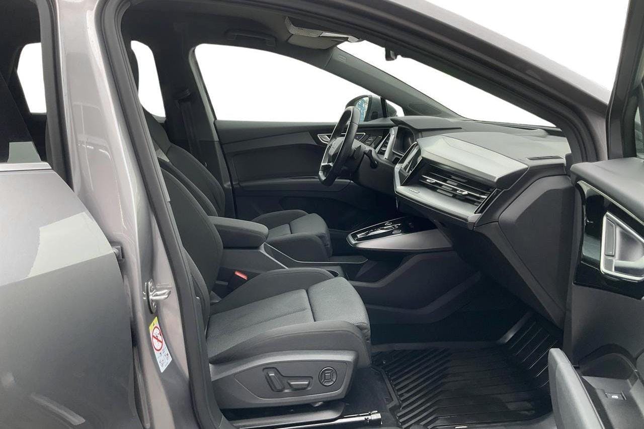 Audi Q4 50 e-tron quattro 77 kWh (299hk) - 52 020 km - Automaatne - hall - 2022