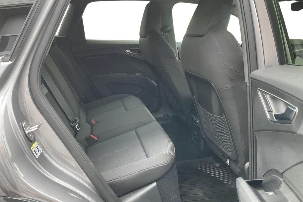 Audi Q4 50 e-tron quattro 77 kWh (299hk) - 52 020 km - Automaatne - hall - 2022