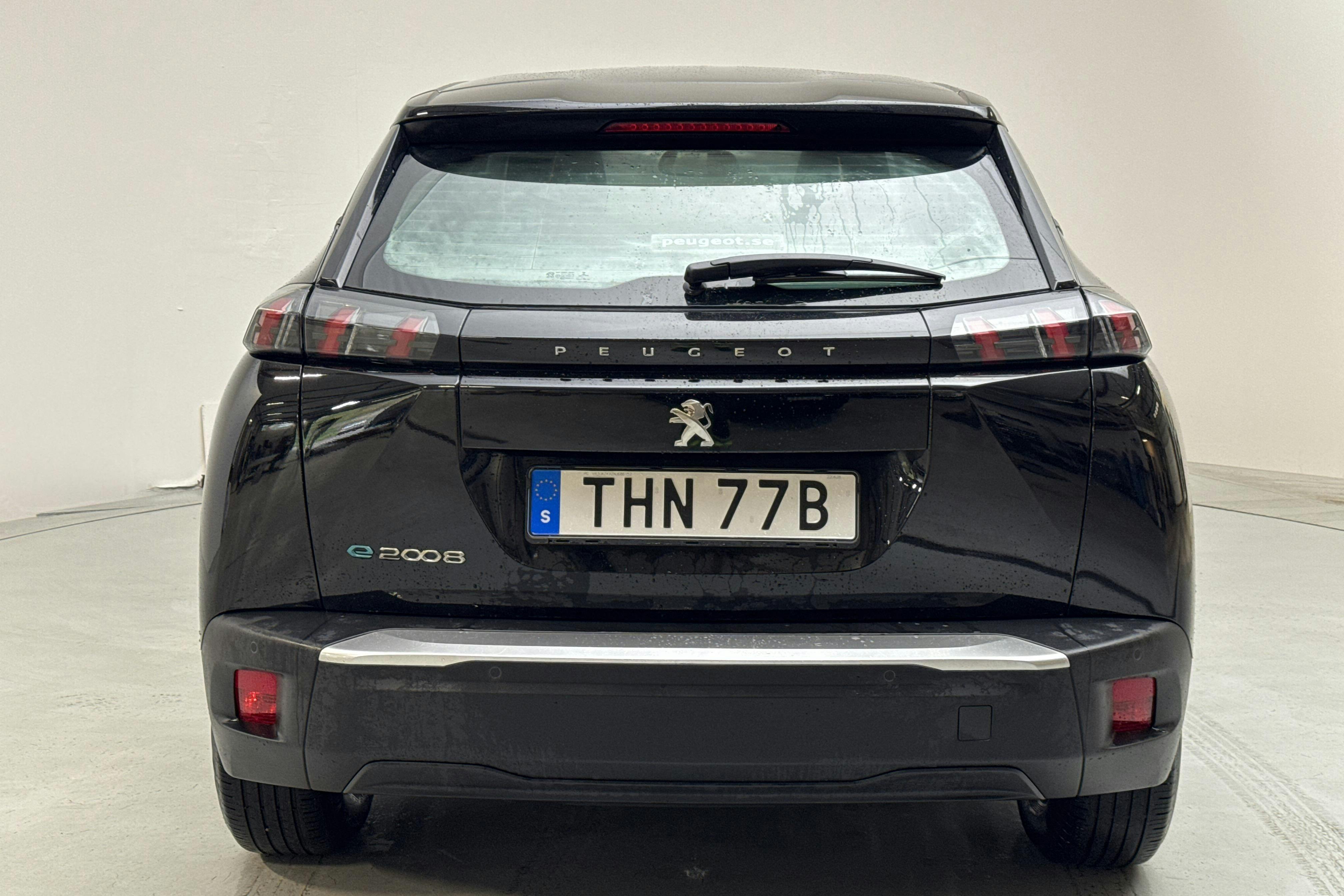 Peugeot e-2008 50 kWh (136hk) - 43 380 km - Automaatne - must - 2022