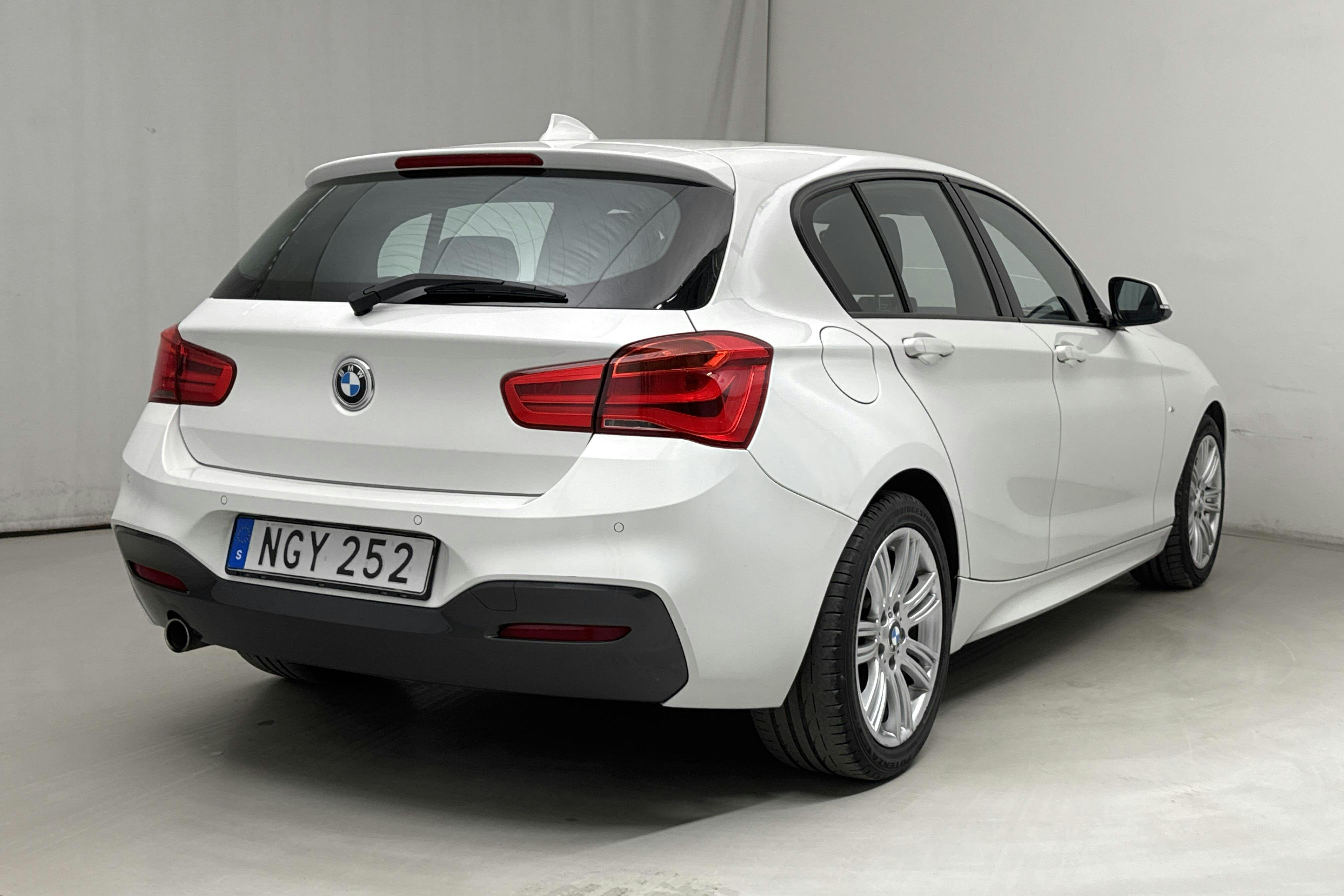 BMW 118d 5dr, F20 (150hk) - 142 320 km - Automatic - white - 2016