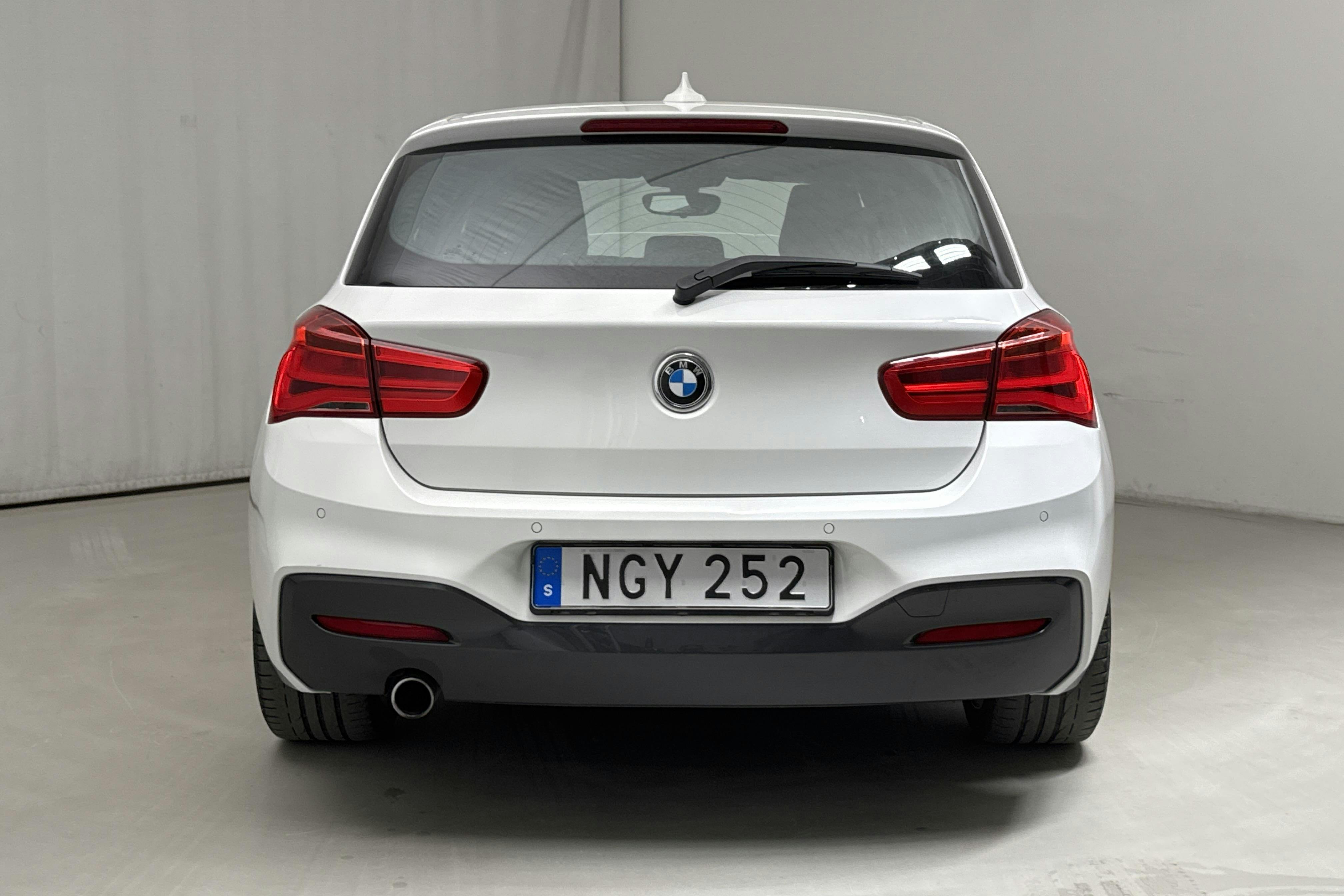 BMW 118d 5dr, F20 (150hk) - 142 320 km - Automatic - white - 2016