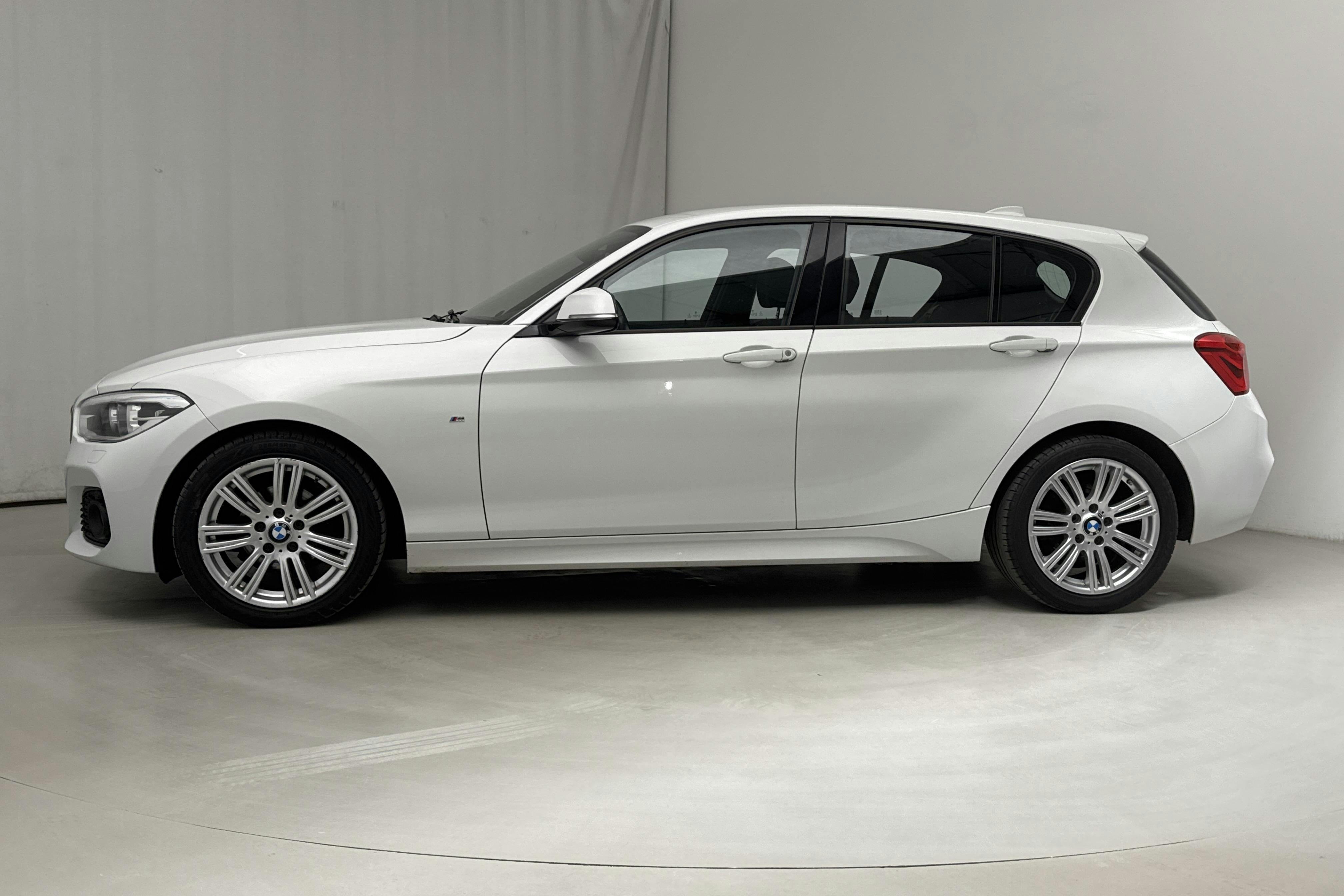 BMW 118d 5dr, F20 (150hk) - 142 320 km - Automatic - white - 2016