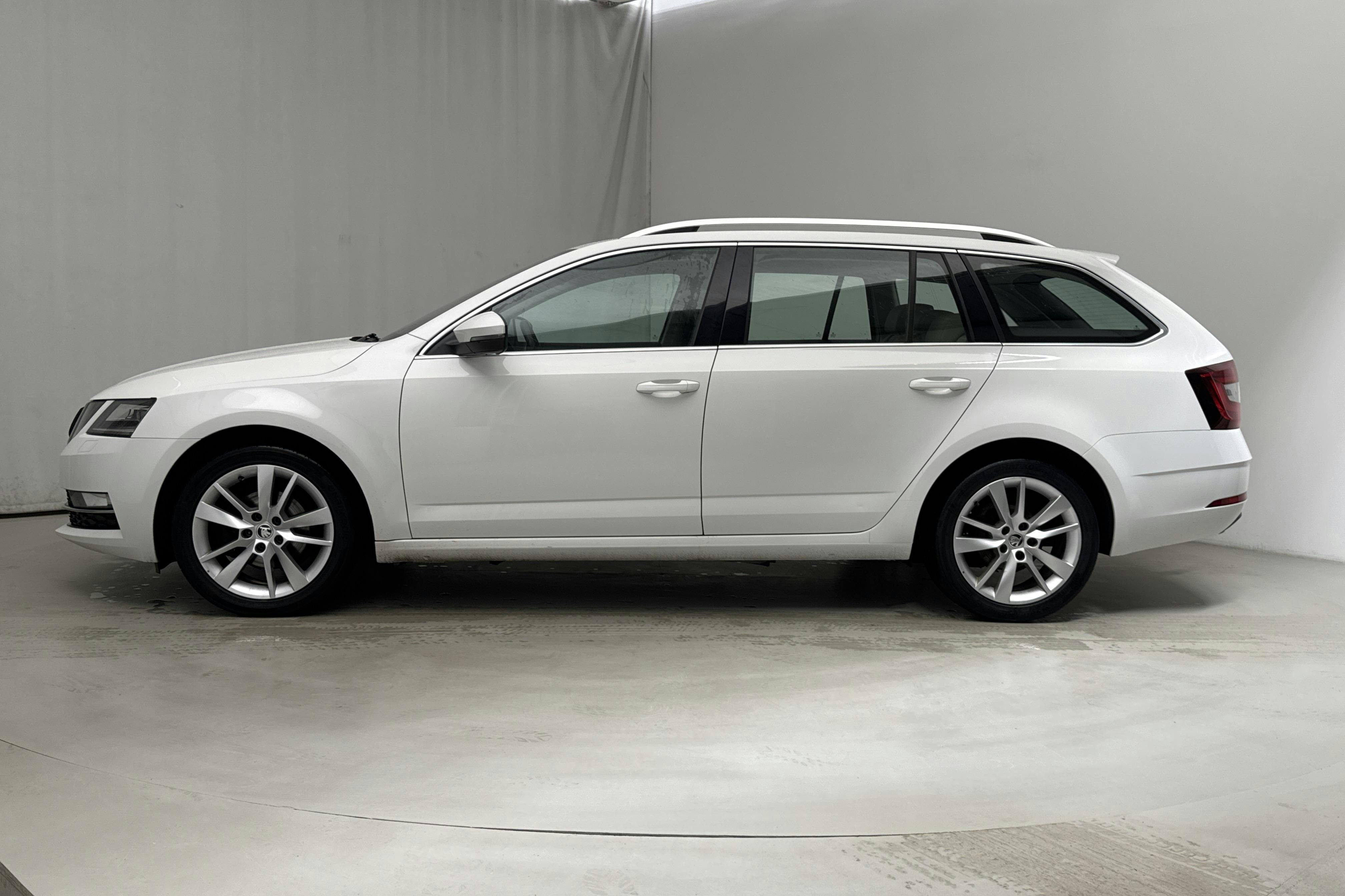 Skoda Octavia III 1.5 TSI Combi (150hk) - 143 770 km - Automatic - white - 2019