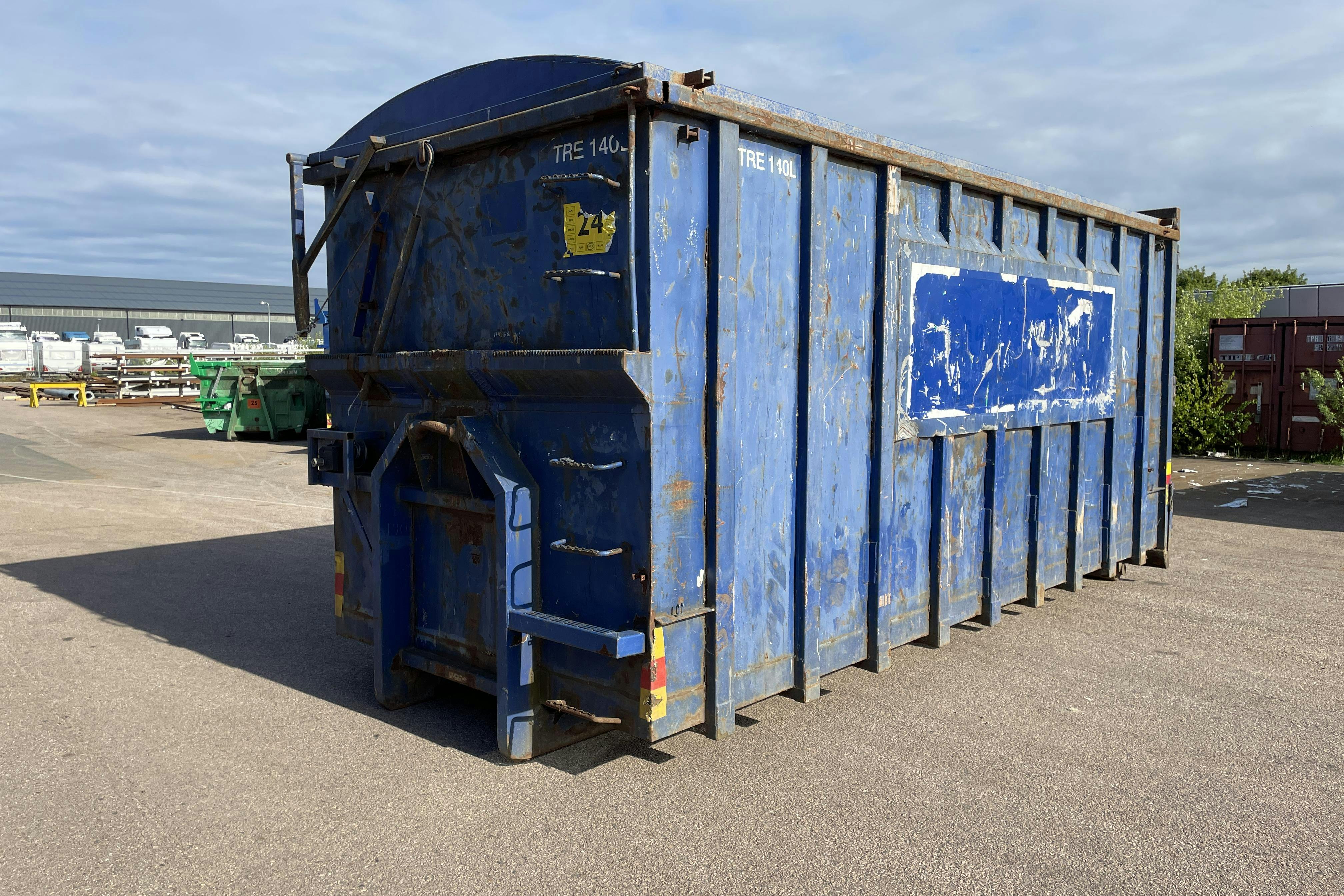 Container med vinsch nätlock ca 36 kubik - 0 km