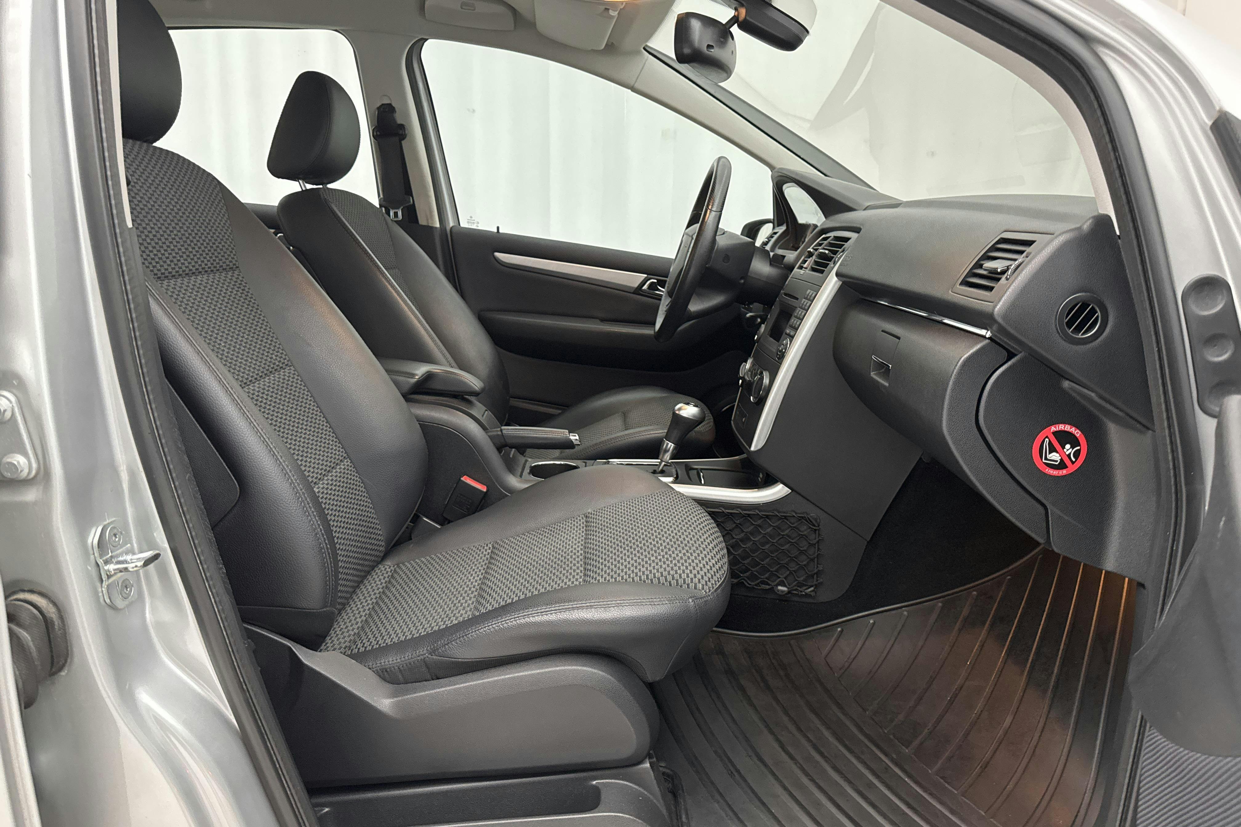 Mercedes B 180 CDI (109hk) - 92 830 km - Automatyczna - Light Grey - 2010