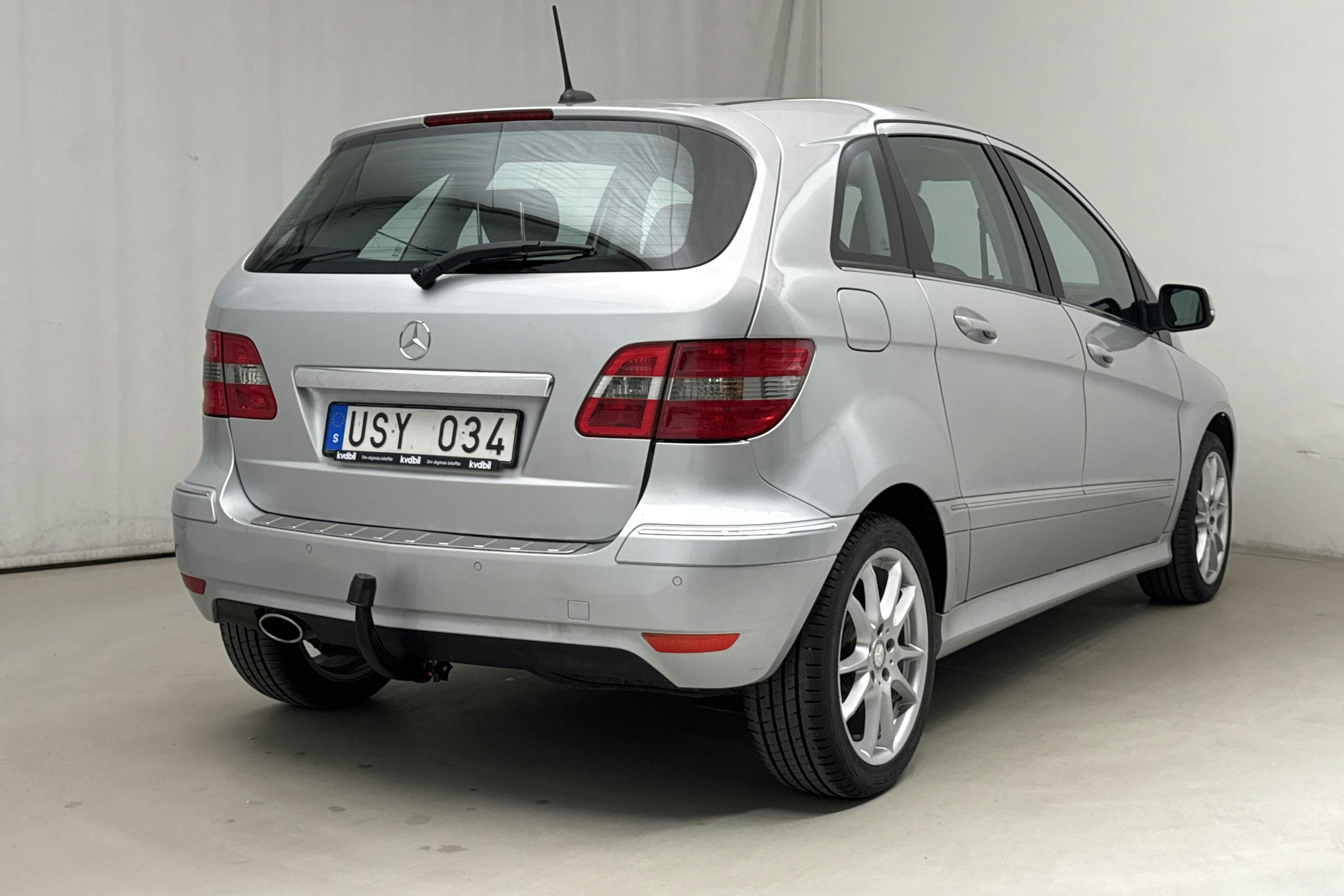 Mercedes B 180 CDI (109hk) - 92 830 km - Automaatne - Light Grey - 2010
