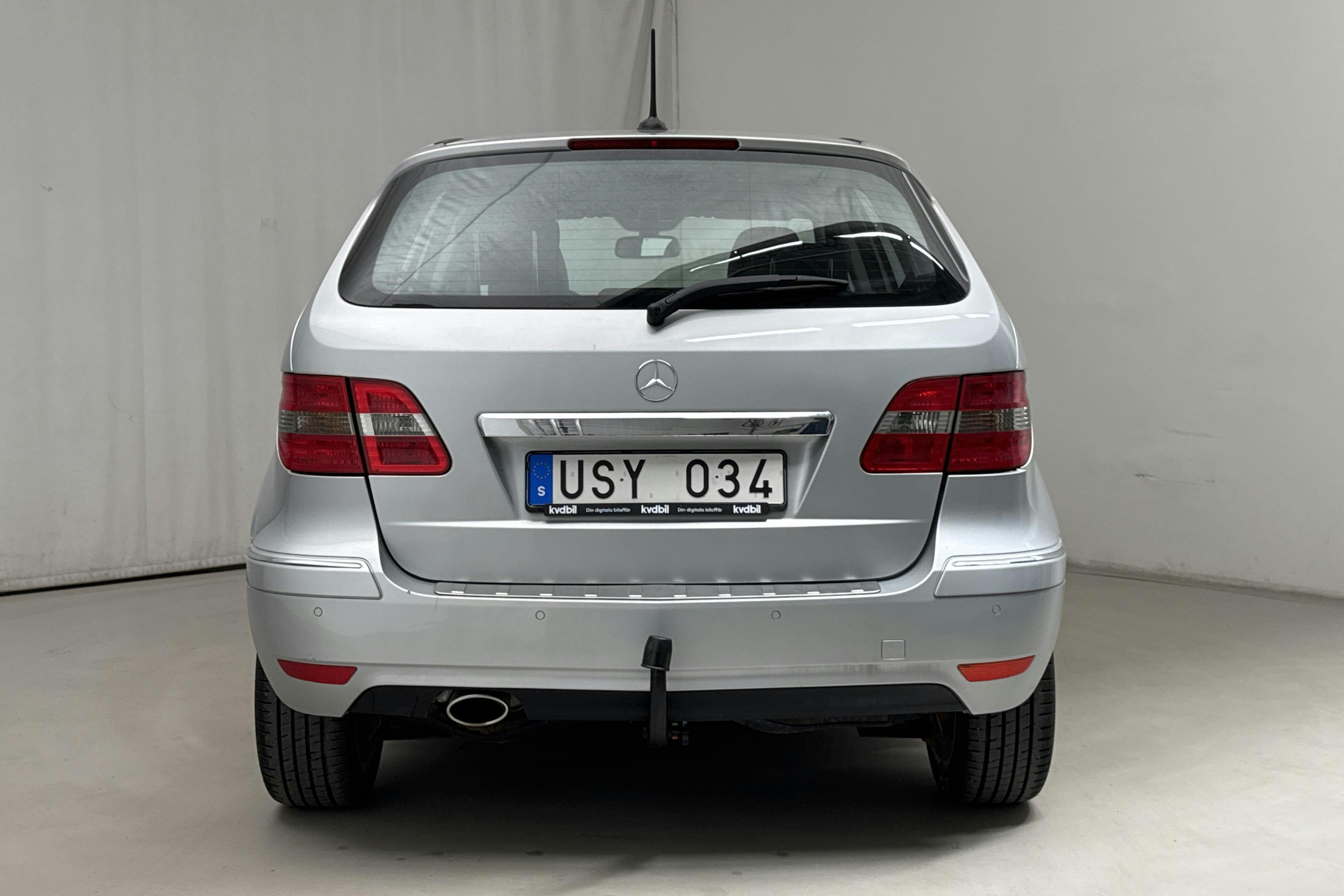 Mercedes B 180 CDI (109hk) - 92 830 km - Automatyczna - Light Grey - 2010