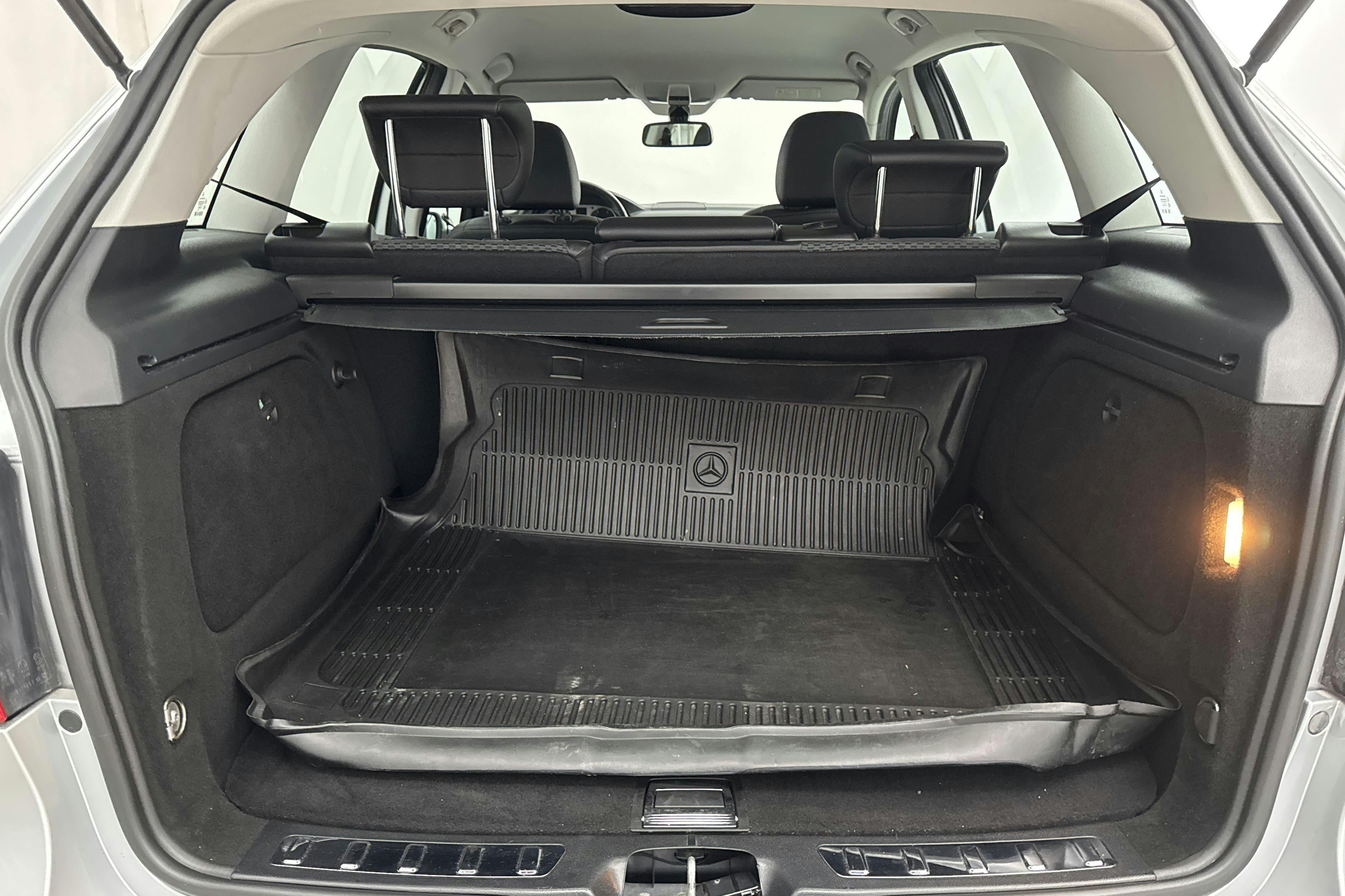 Mercedes B 180 CDI (109hk) - 92 830 km - Automatyczna - Light Grey - 2010
