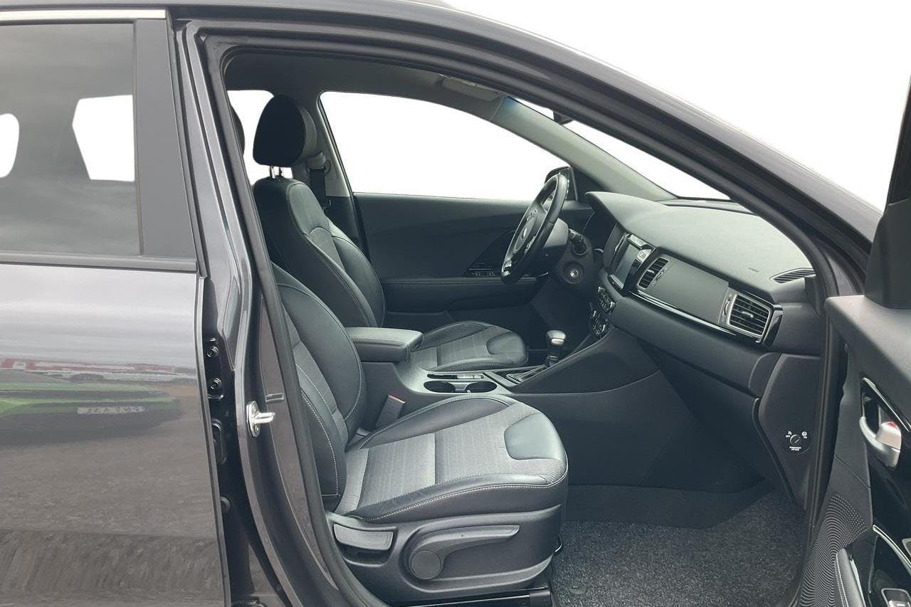KIA Niro Hybrid 1.6 (141hk) - 65 120 km - Automatic - gray - 2018