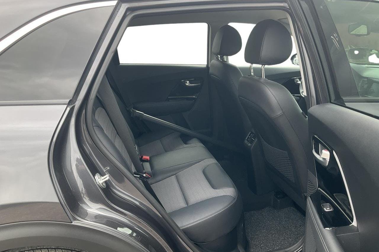KIA Niro Hybrid 1.6 (141hk) - 65 120 km - Automatic - gray - 2018