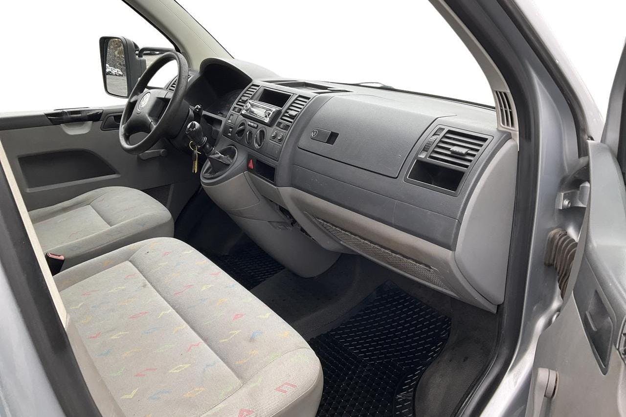 VW Transporter T5 2.5 TDI Pickup 4-motion (130hk) - 16 844 mil - Manuell - silver - 2006