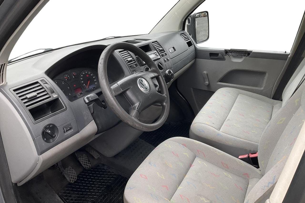 VW Transporter T5 2.5 TDI Pickup 4-motion (130hk) - 16 844 mil - Manuell - silver - 2006