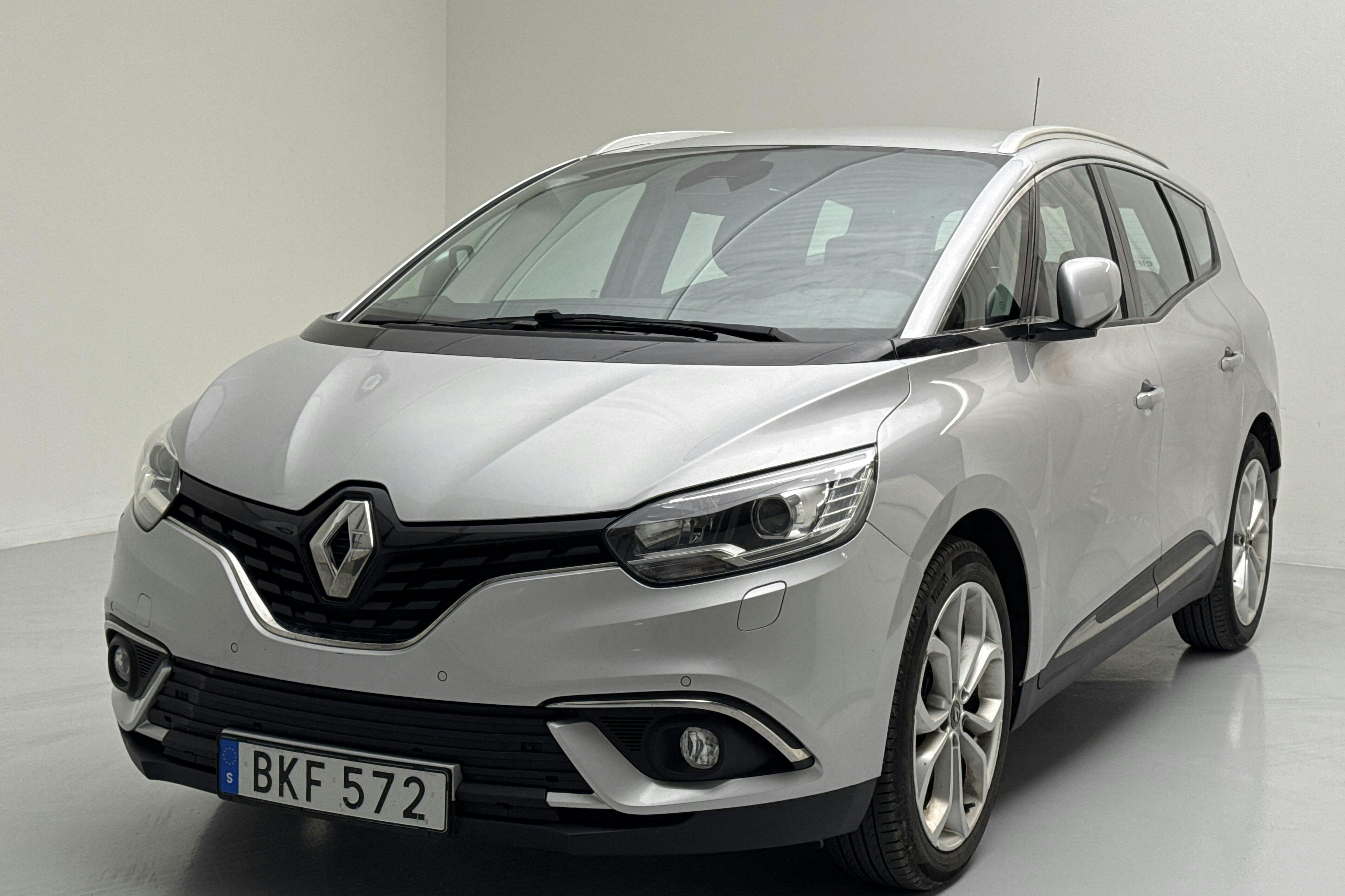 Renault Grand Scénic 1.5 dCi (110hk) - 136 830 km - Manuaalinen - hopea - 2017