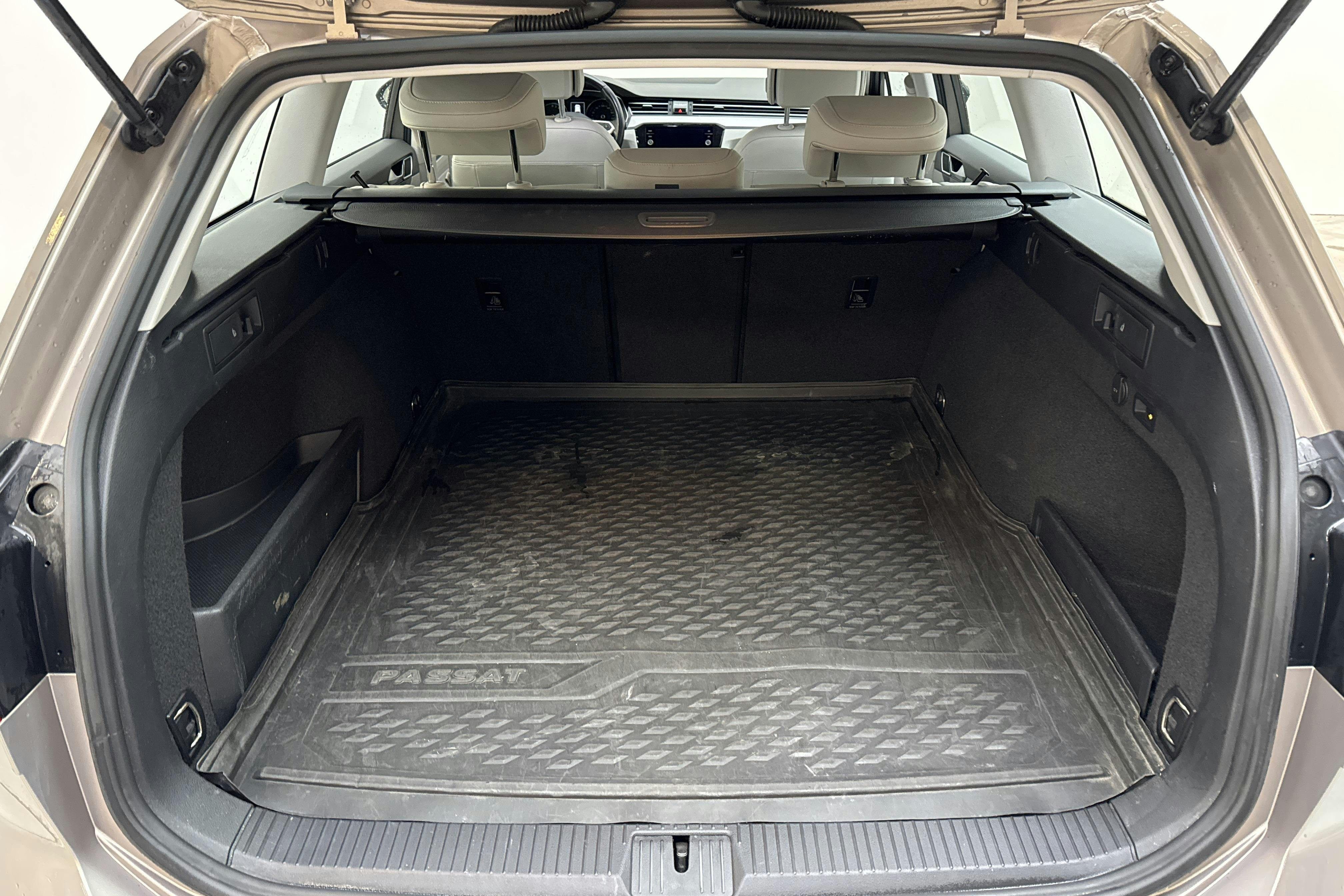 VW Passat 1.4 GTE Sportscombi (218hk) - 81 670 km - Automatic - Light Brown - 2020