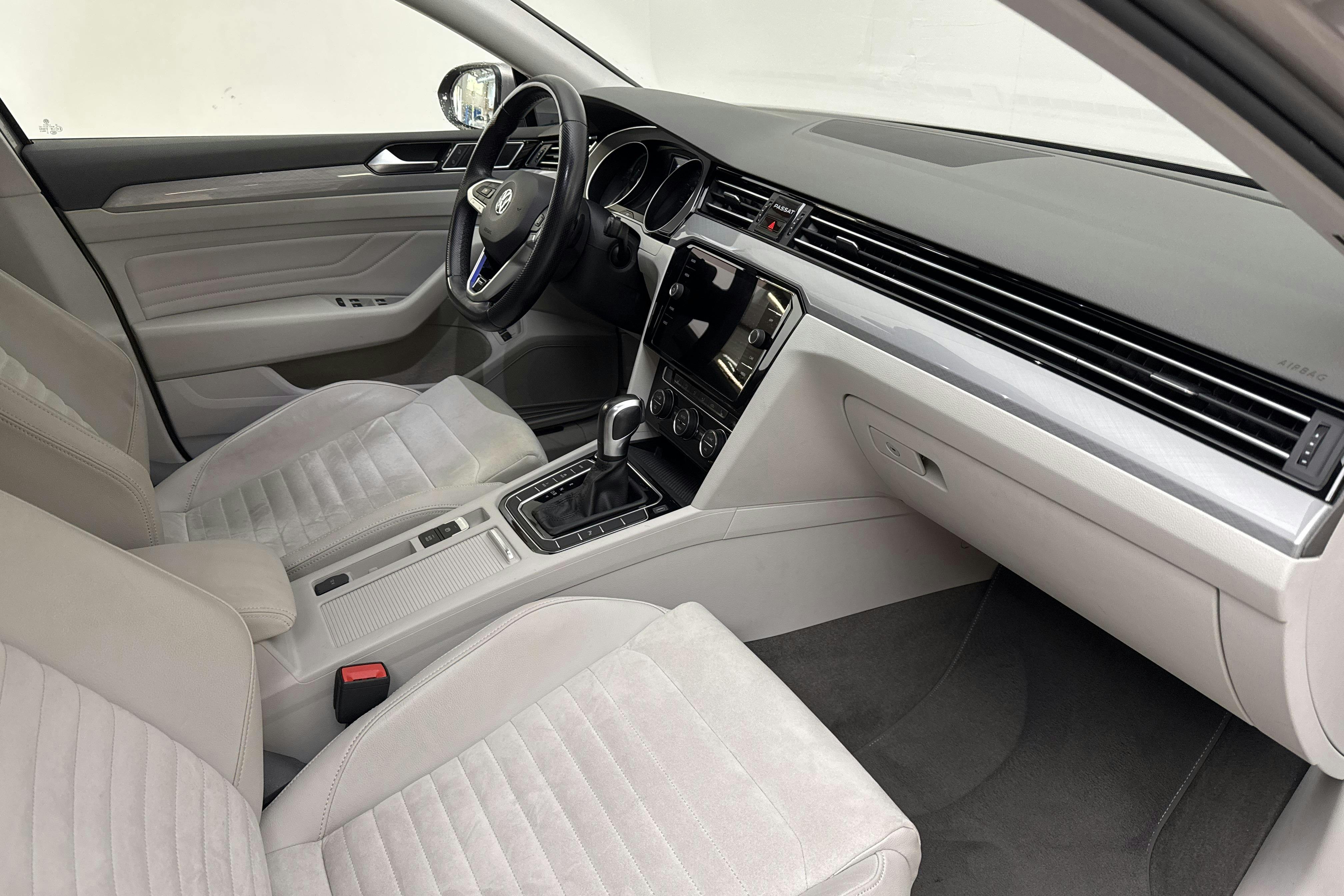 VW Passat 1.4 GTE Sportscombi (218hk) - 81 670 km - Automatic - Light Brown - 2020