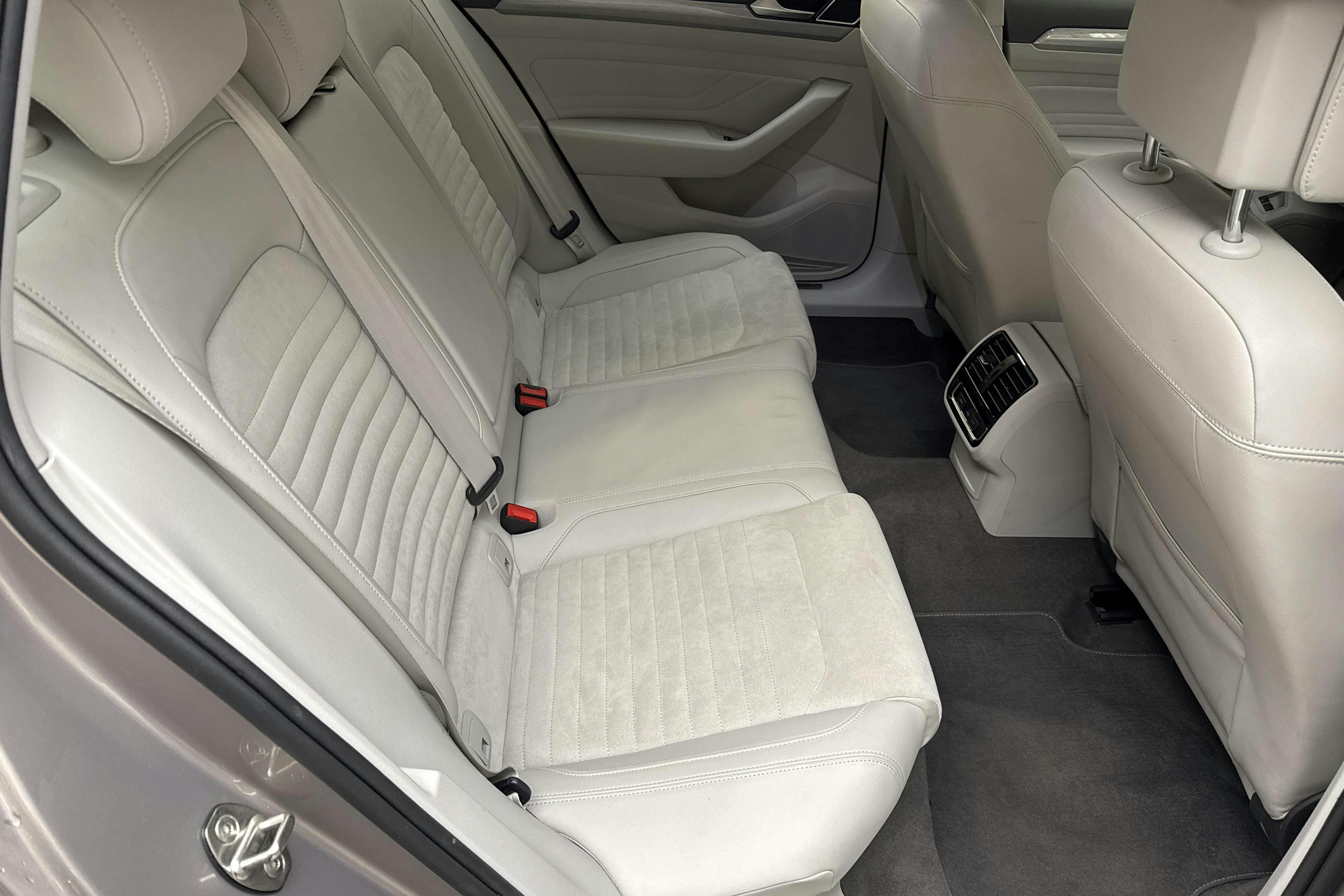 VW Passat 1.4 GTE Sportscombi (218hk) - 81 670 km - Automatic - Light Brown - 2020