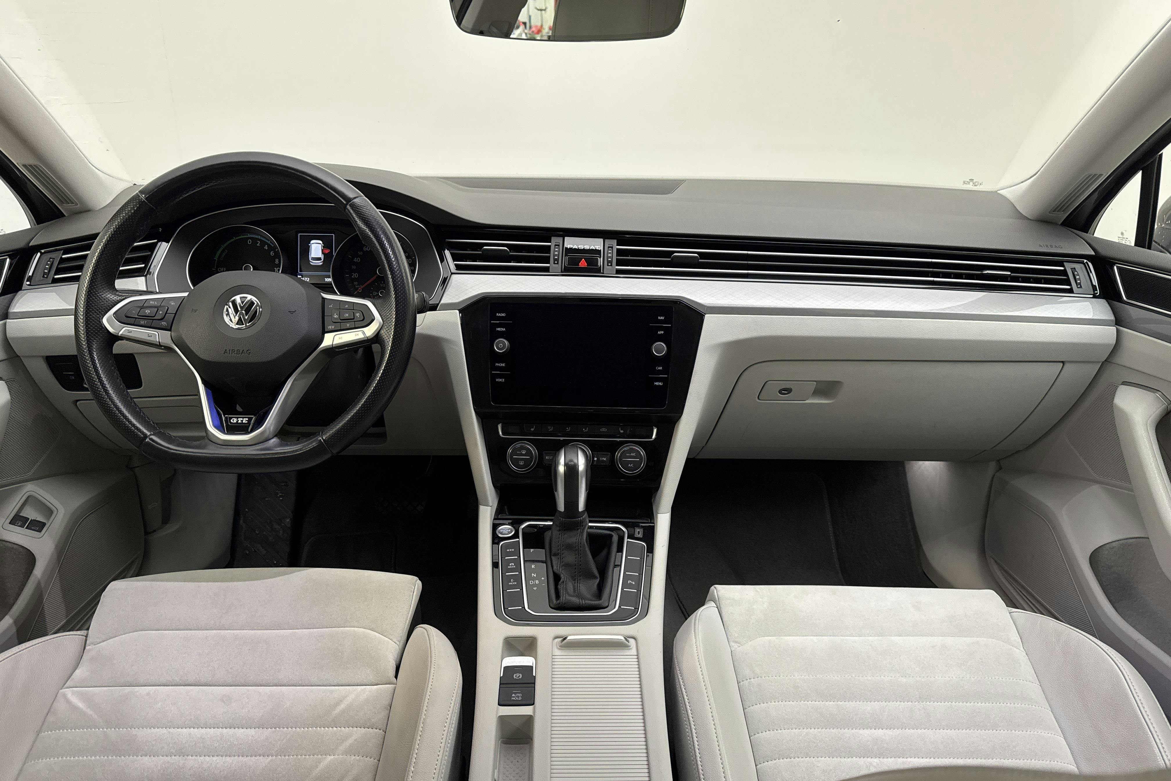 VW Passat 1.4 GTE Sportscombi (218hk) - 81 670 km - Automatic - Light Brown - 2020