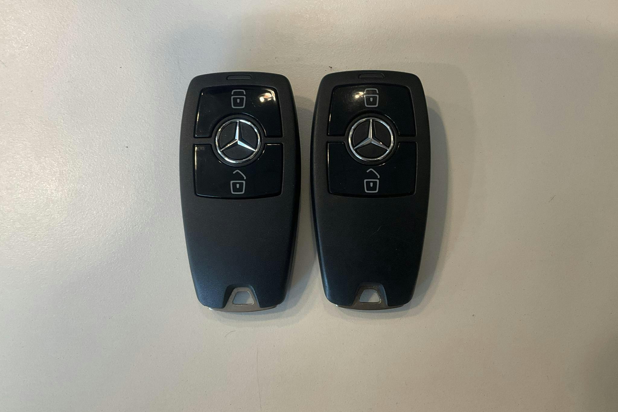Mercedes Sprinter 317 CDI Skåp RWD (170hk) - 215 040 km - Automaatne - valge - 2023
