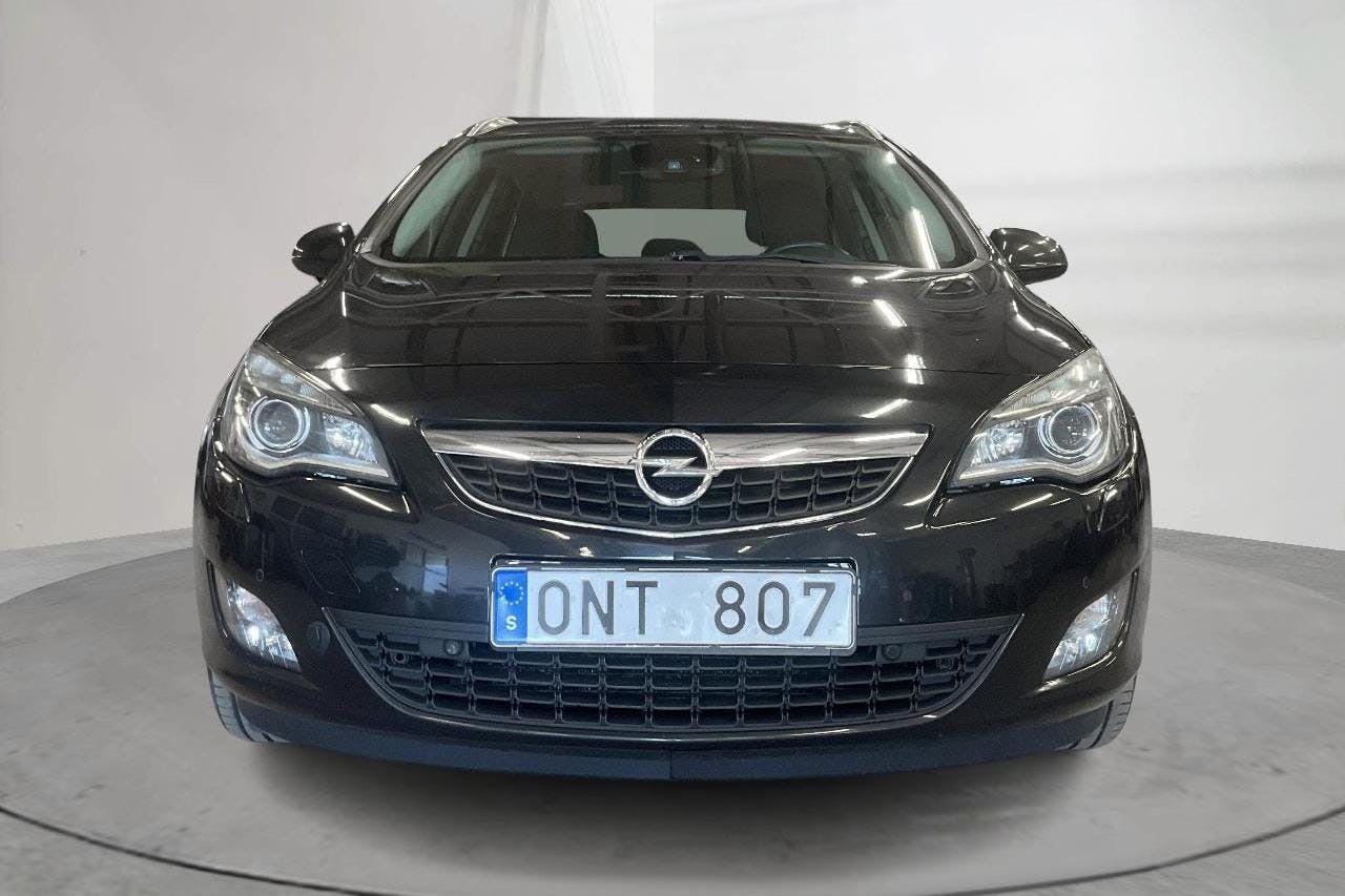 Opel Astra 1.7 CDTI ecoFLEX Sports Tourer (130hk) - 14 100 mil - Manuell - svart - 2012