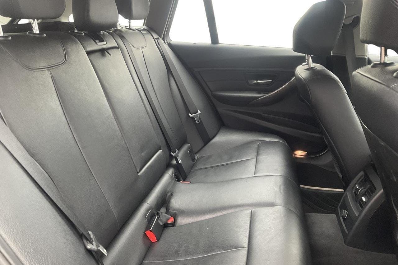 BMW 320d xDrive Touring, F31 (184hk) - 125 170 km - Automatic - black - 2015