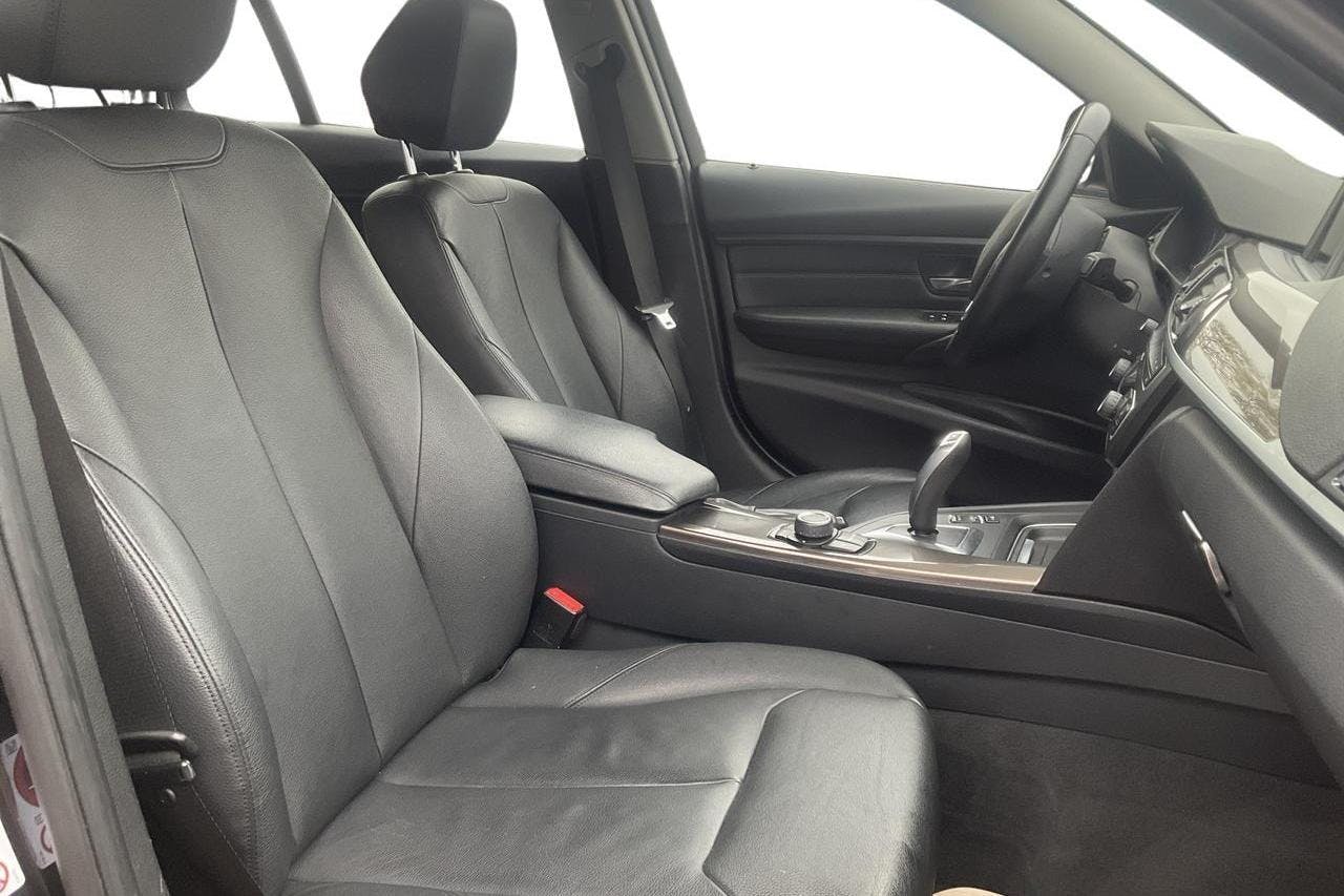 BMW 320d xDrive Touring, F31 (184hk) - 125 170 km - Automatic - black - 2015