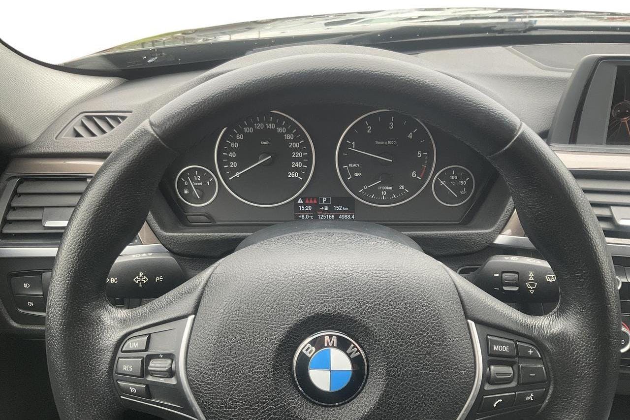 BMW 320d xDrive Touring, F31 (184hk) - 125 170 km - Automatic - black - 2015