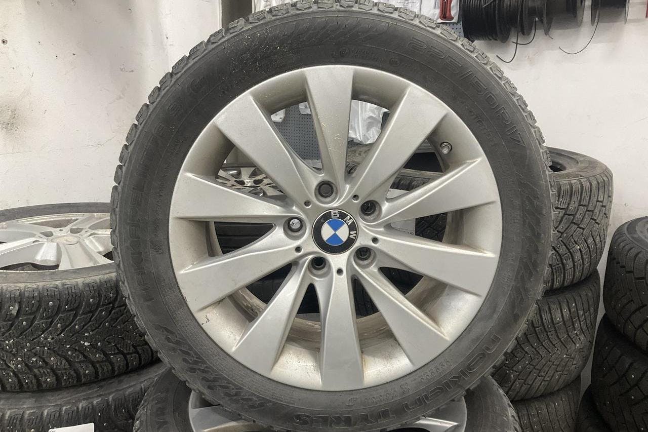 BMW 320d xDrive Touring, F31 (184hk) - 125 170 km - Automatic - black - 2015