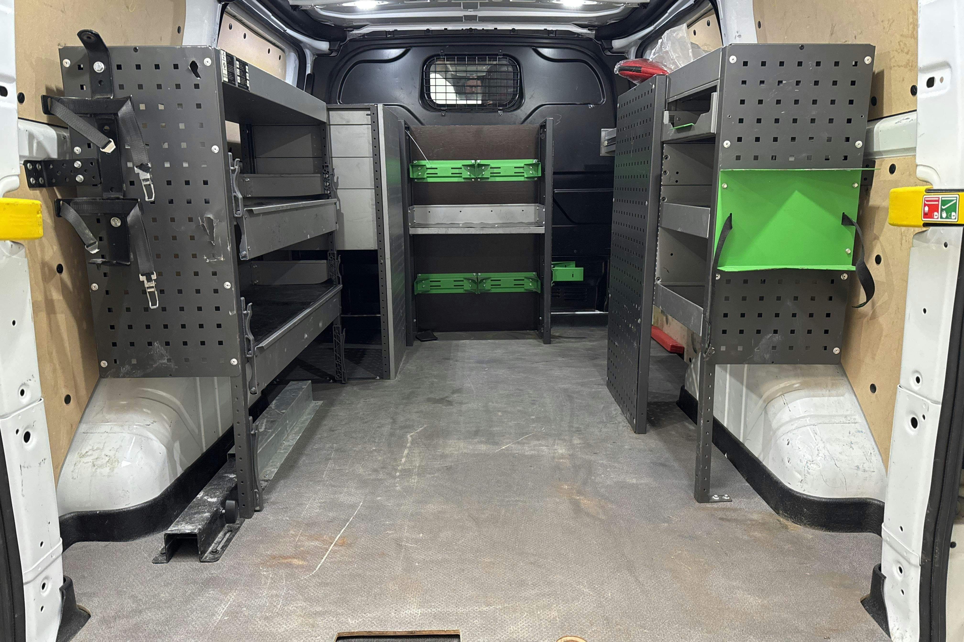 Ford Transit Custom 300 (130hk) - 7 548 mil - Automat - vit - 2020